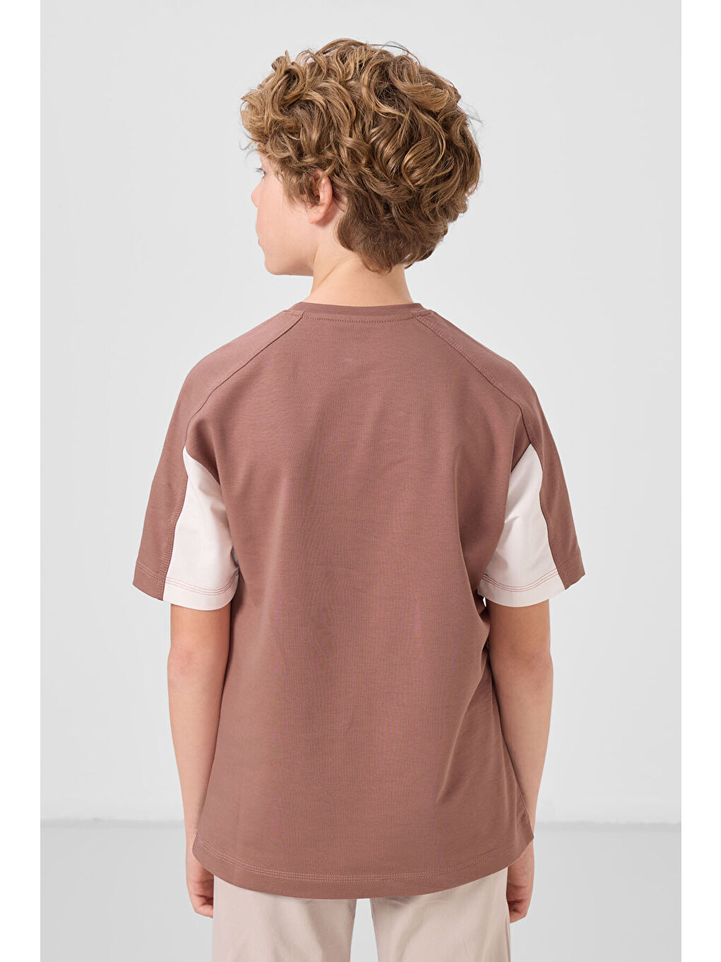 Kahverengi Tarçın Pamuklu Yumuşak Dokulu Oversize Fit Nakışlı Erkek Çocuk T-Shirt - 11290-4