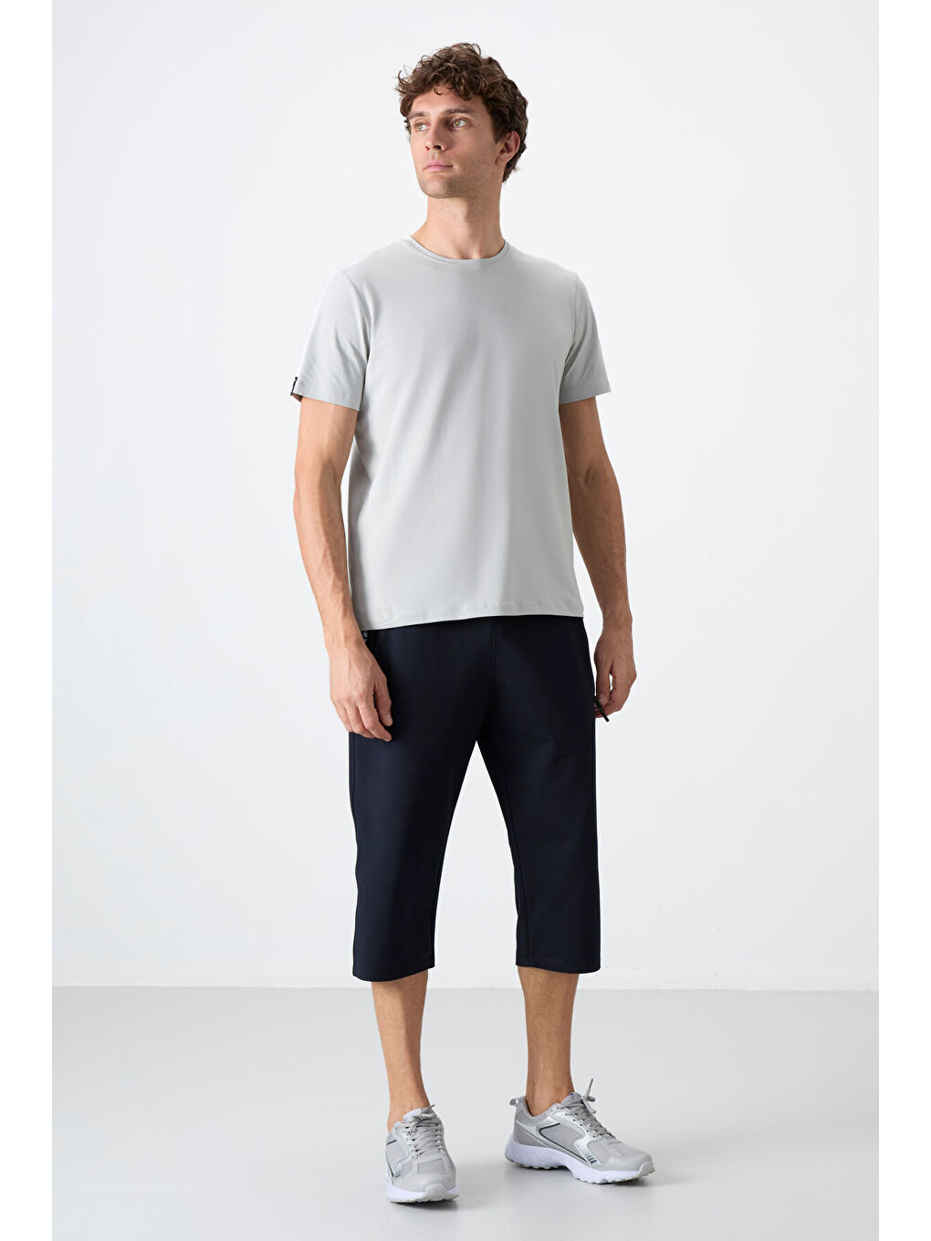 Lacivert - Beyaz Fermuar Cepli Standart Kalıp Klasik Paça Erkek Kapri - 83091