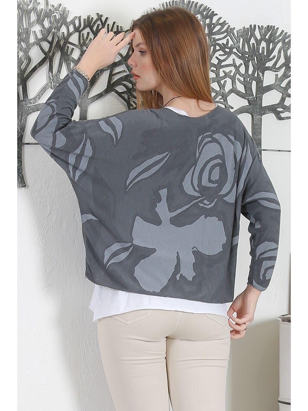 İtalyan Kamuflaj Beyaz Yuvarlak Yaka Düğmeli Uzun Kollu Pul Payetli Casual Fularlı Örme Bluz-7