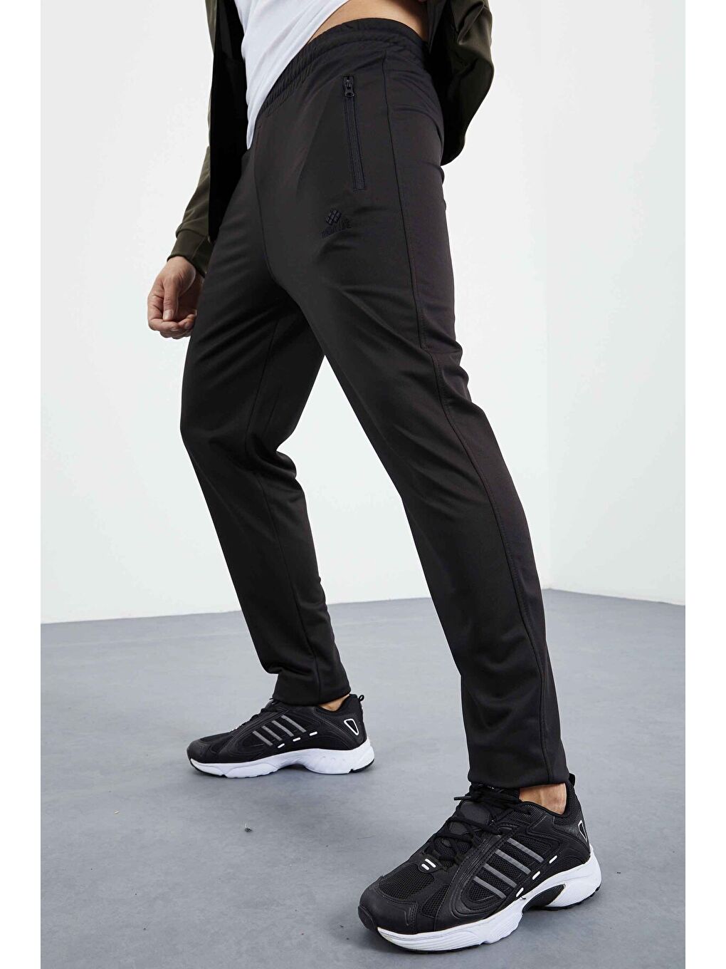 Sarı Camel - Siyah Dik Yaka Fermuarlı Standart Kalıp Klasik Paça Erkek Eşofman Takımı  - 85162-4