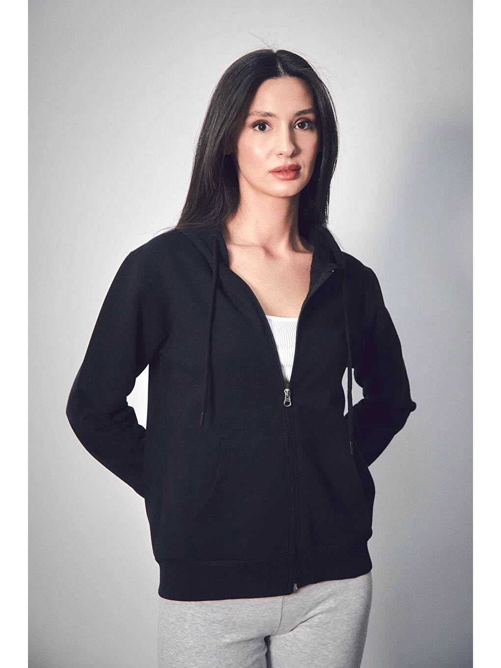 Siyah Kapüşonlu Fermuarlı Sweatshirt-1