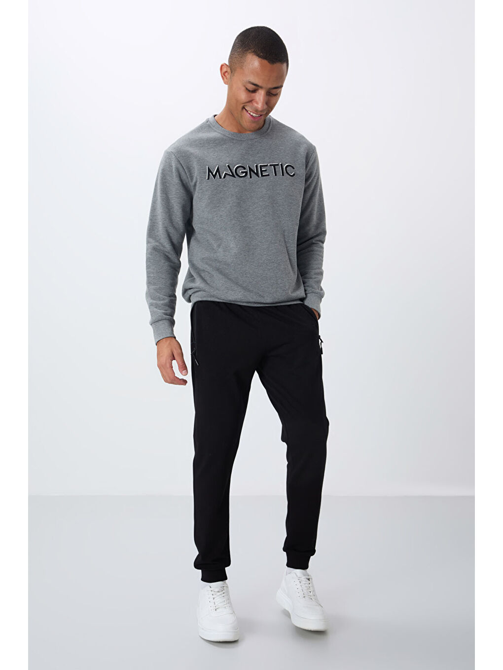 Gri Melanj Yazı Nakışlı Bisiklet Yaka Rahat Form Erkek Sweatshirt - 88020-1