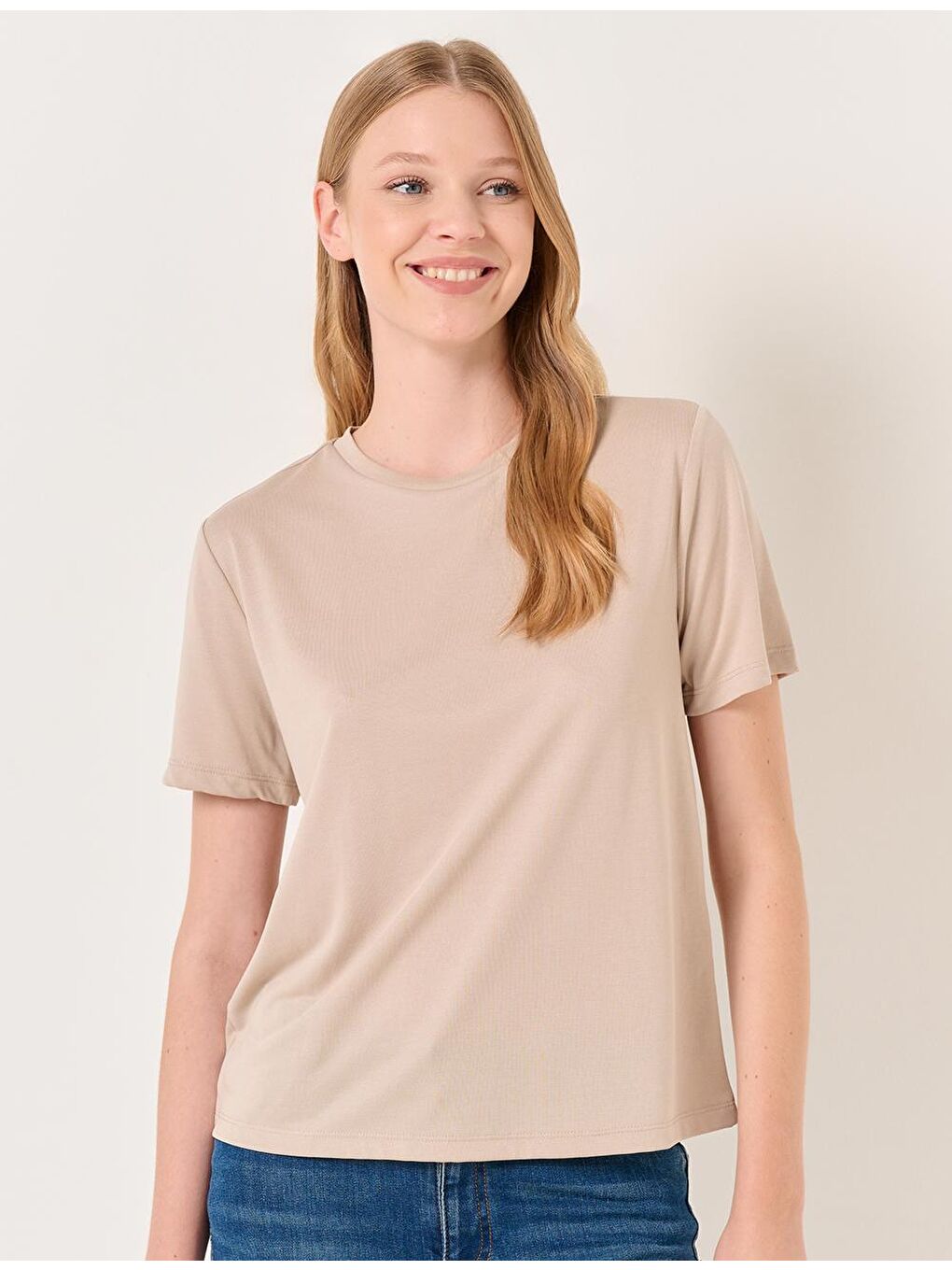 Bej Vizon Düz Kesim Bisiklet Yaka Kısa Kollu Basic Tişört