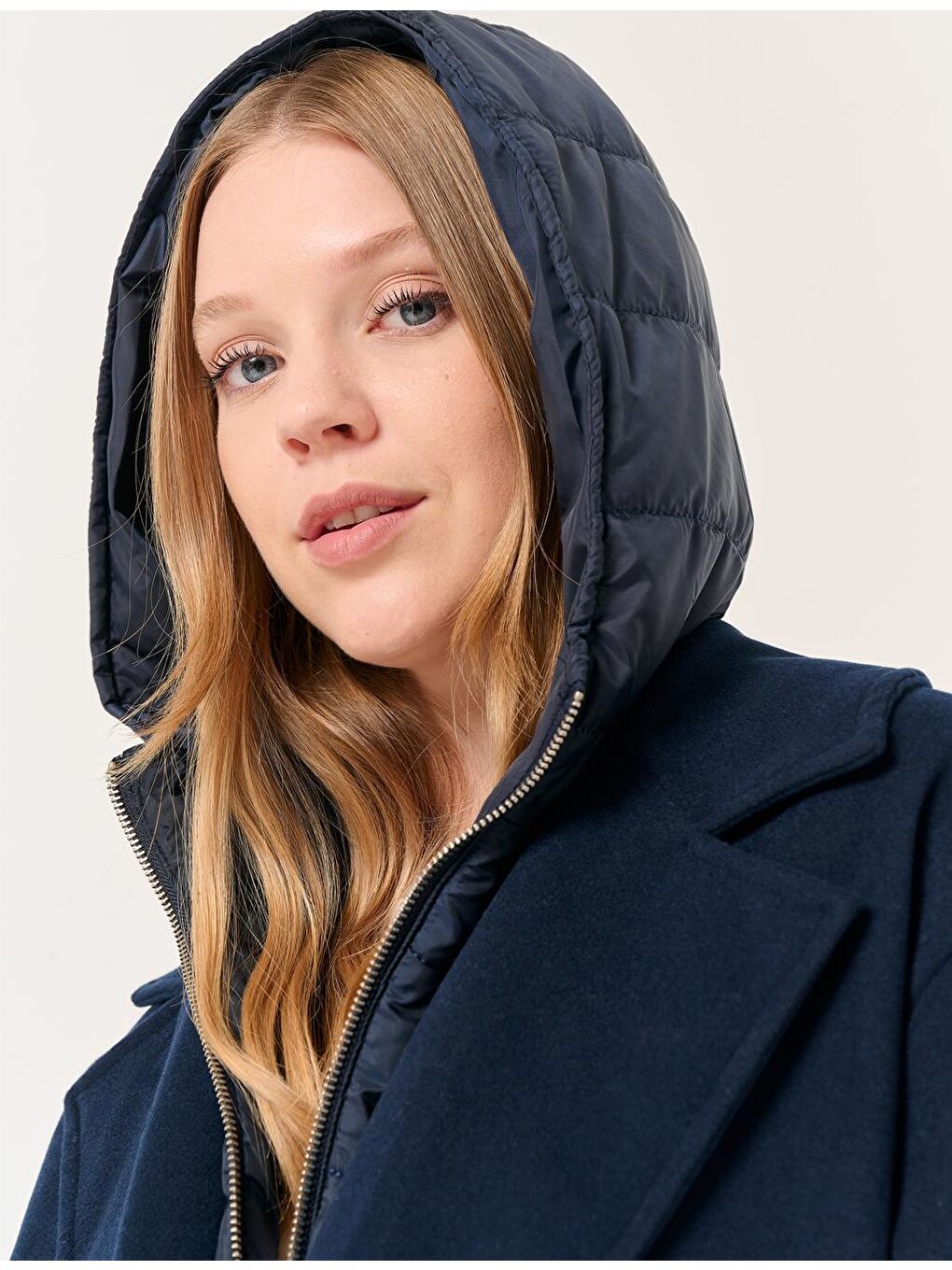 Lacivert Bol Kesim Kapüşonlu Midi Kaban-1