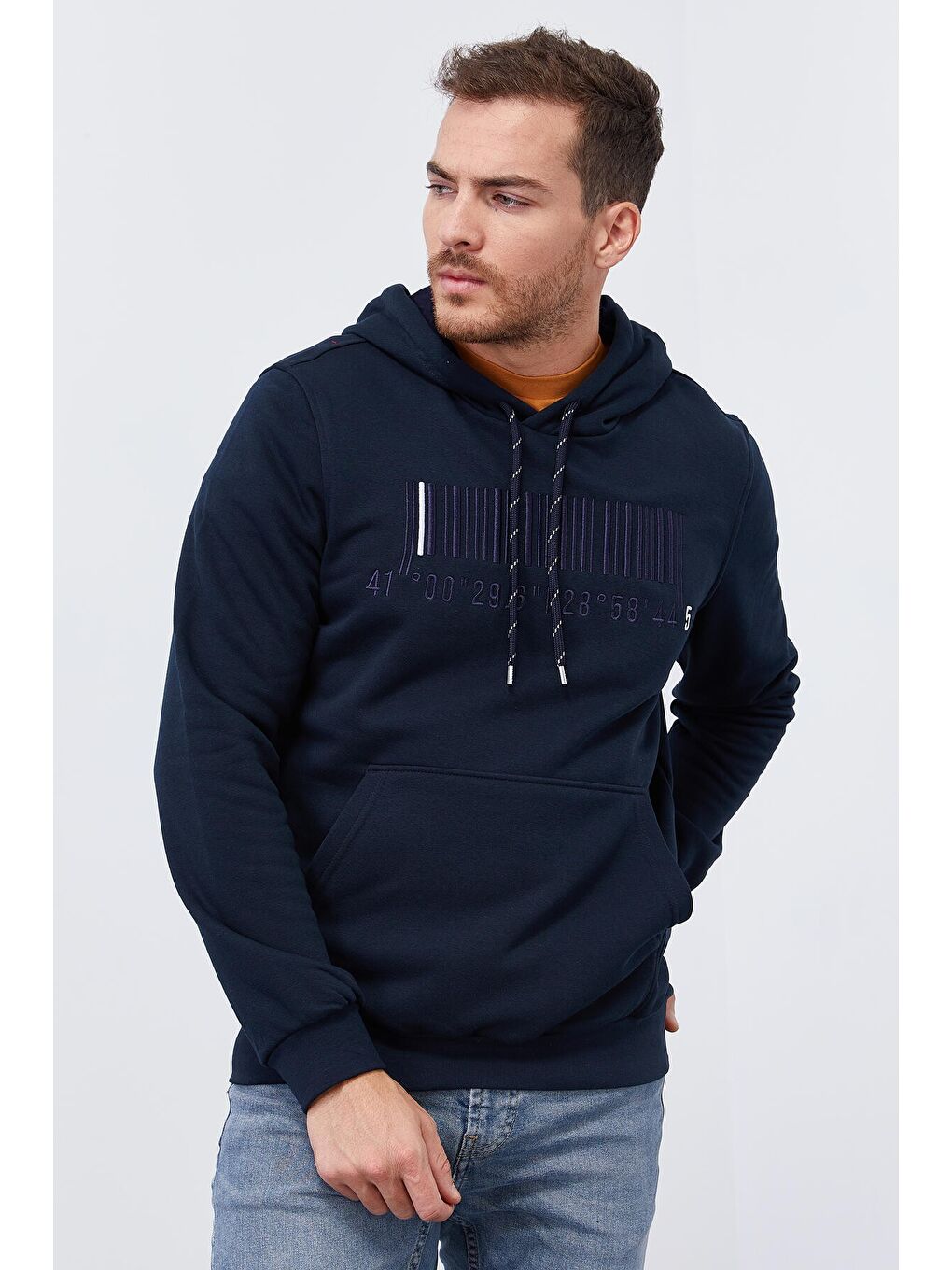Lacivert Nakışlı Kanguru Cep Standart Kalıp Kapüşonlu  Erkek Hoodie - 87839