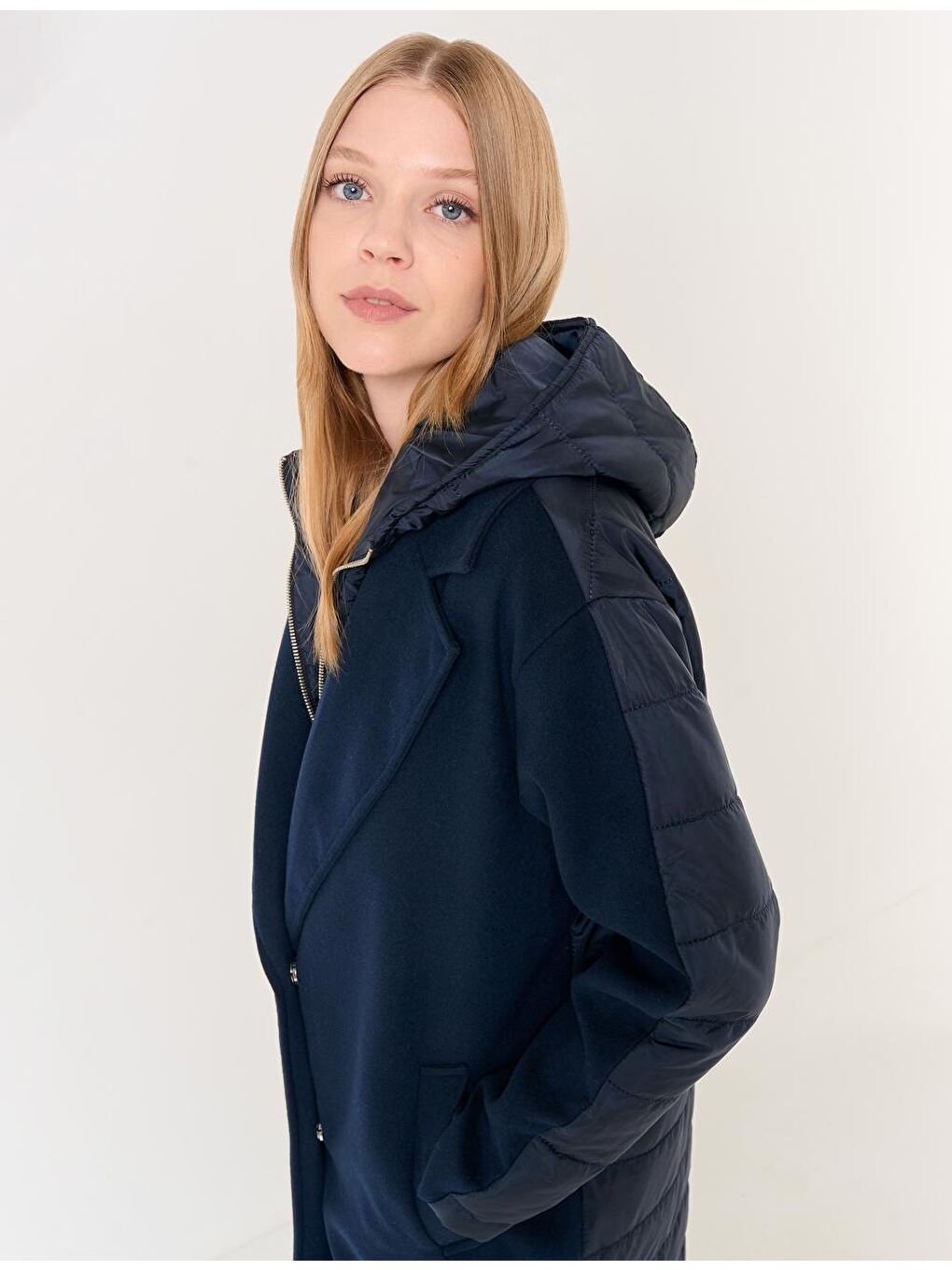 Lacivert Bol Kesim Kapüşonlu Midi Kaban-3