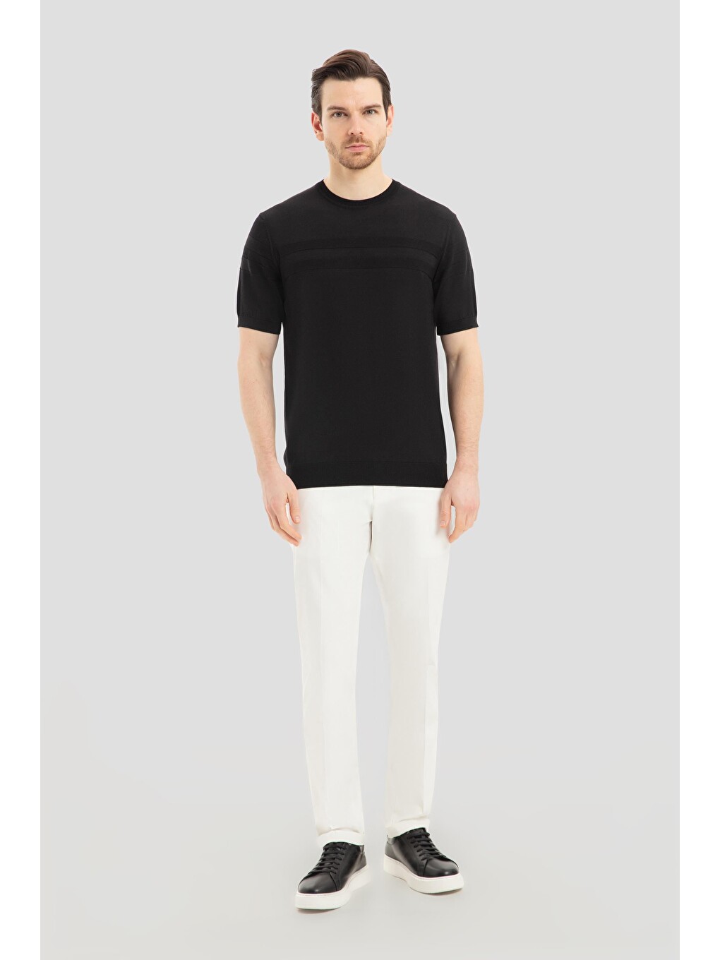 Siyah Bisiklet Yaka Jakarlı Triko T-shirt-1