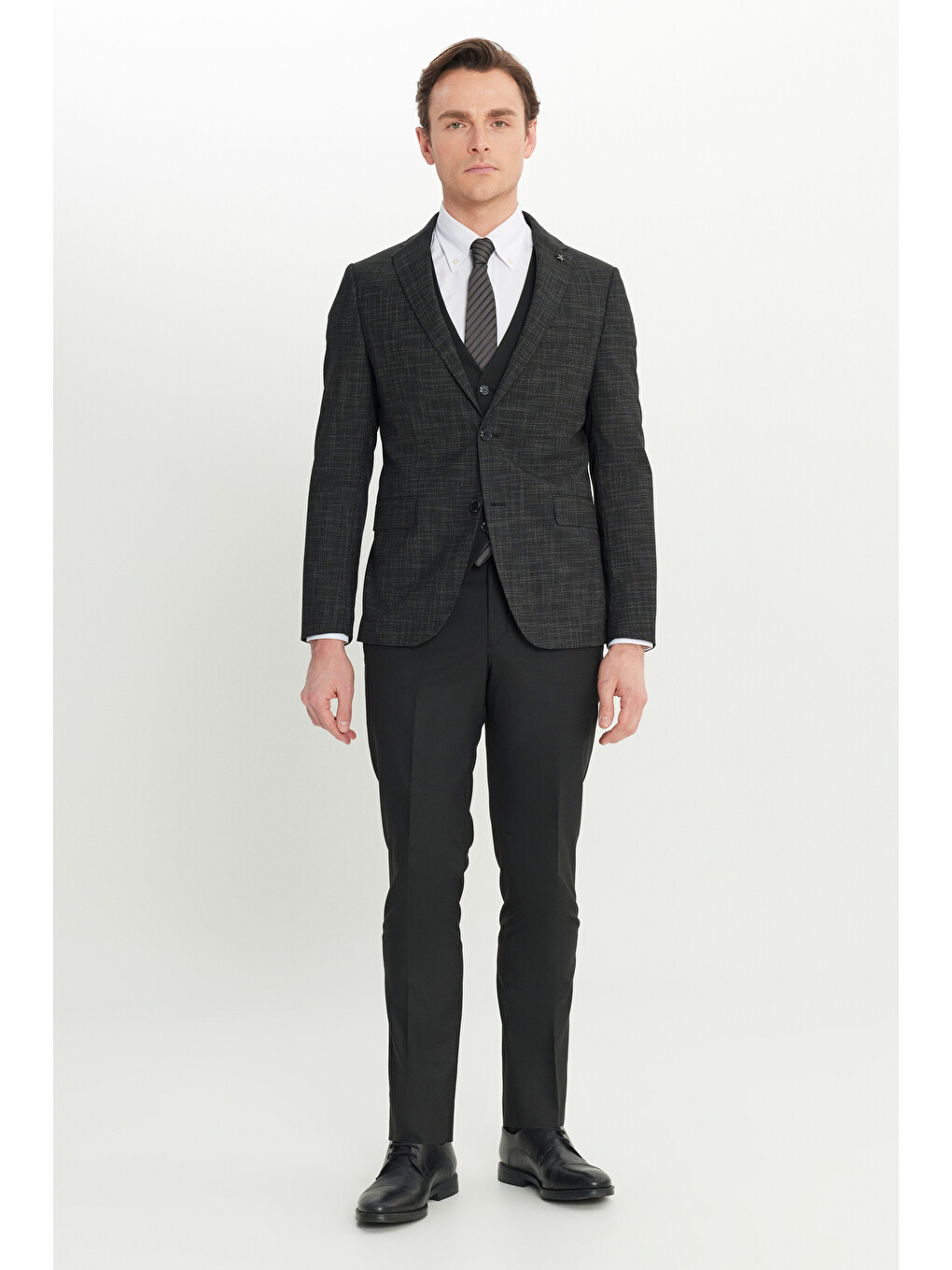 Erkek Siyah-Beyaz Yünlü Slim Fit Dar Kesim Mono Yaka Kapak Cepli Desenli Yelekli Takım Elbise-1