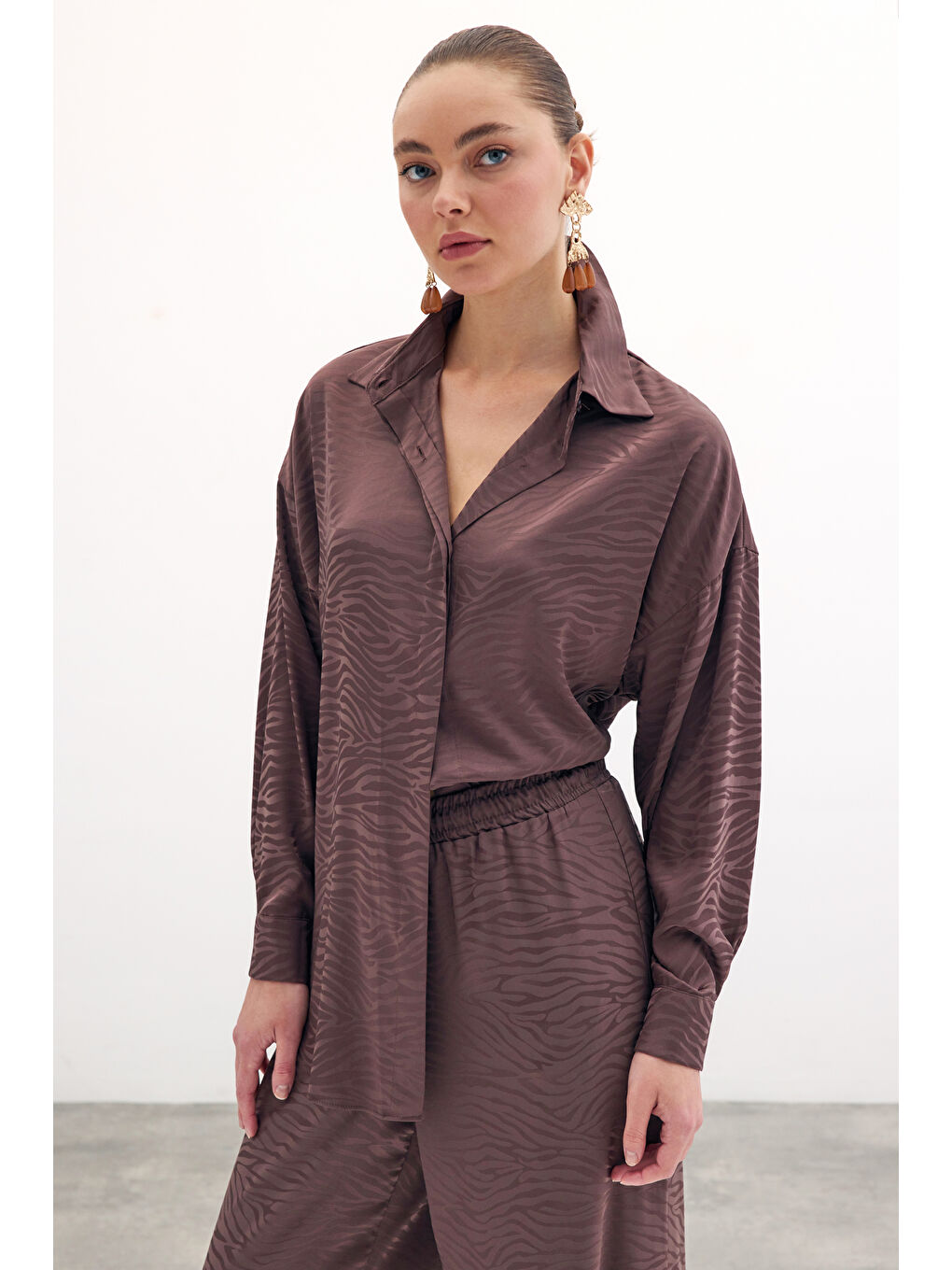 Kahverengi Zebra Desenli Salaş Gömlek - Kahve-3