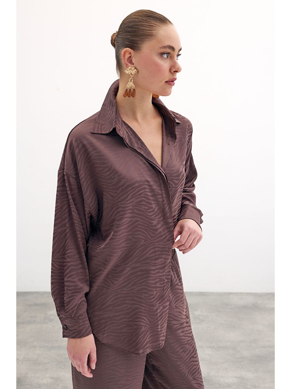 Kahverengi Zebra Desenli Salaş Gömlek - Kahve-4