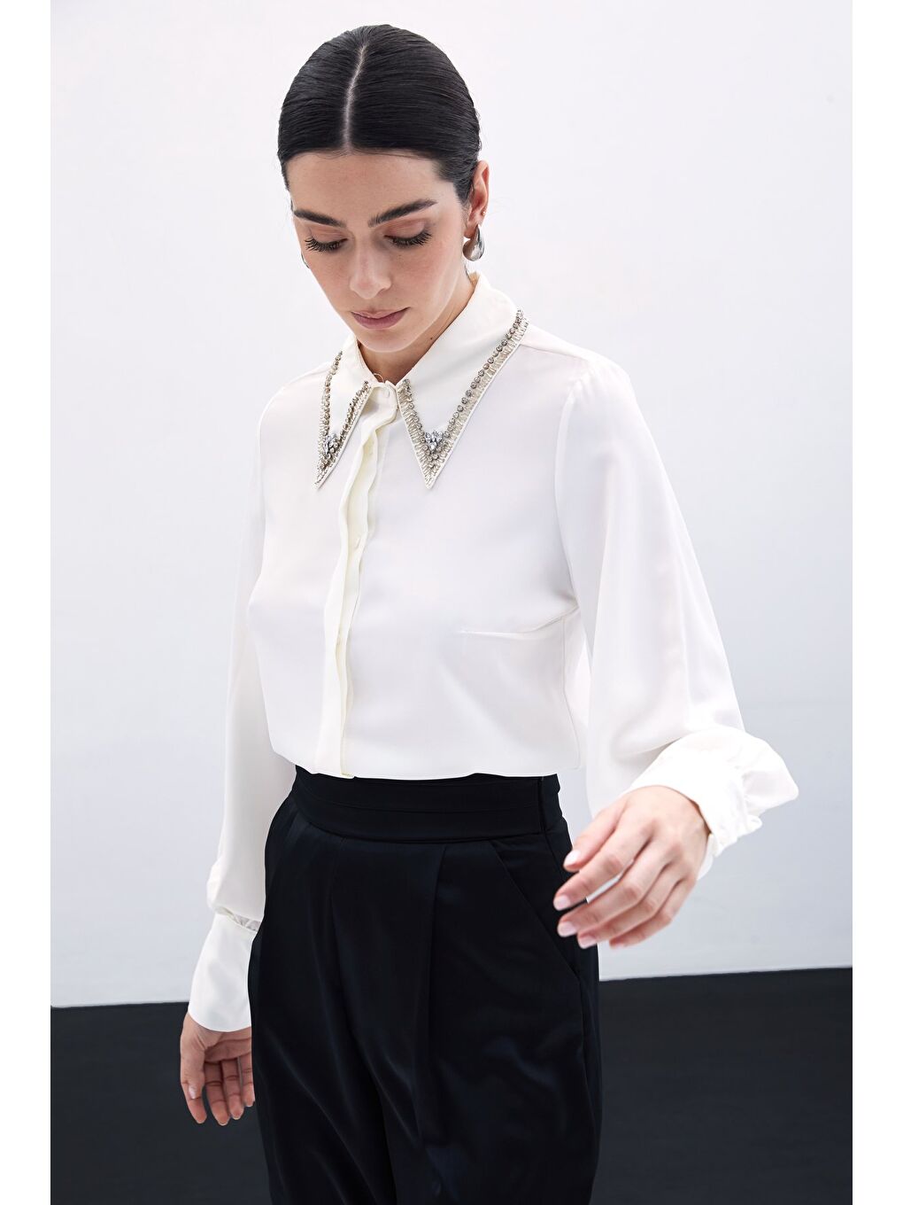 Yaka İşlemeli Gömlek - Ekru-1