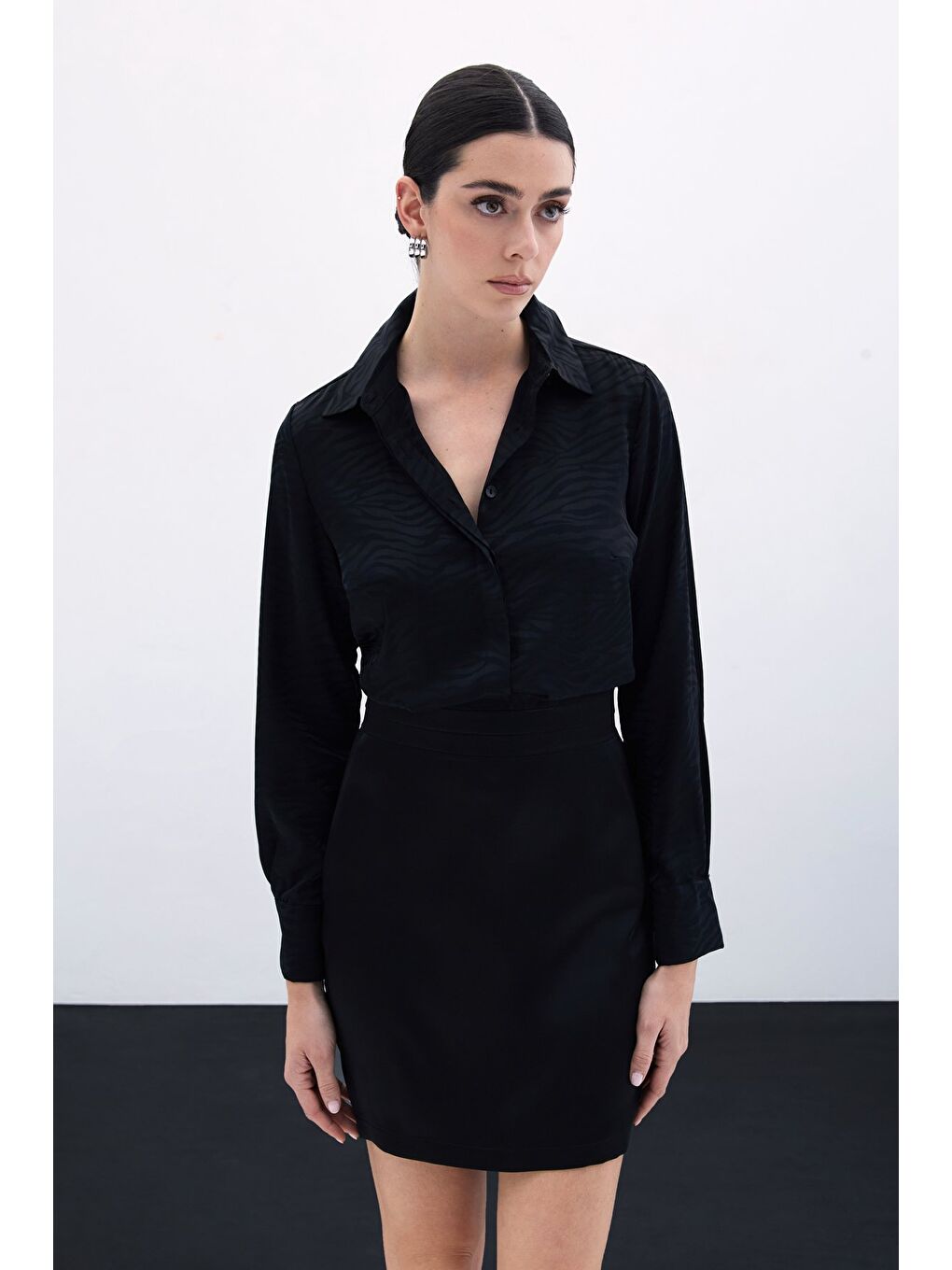 Desenli Düz Klasik Gömlek - Siyah