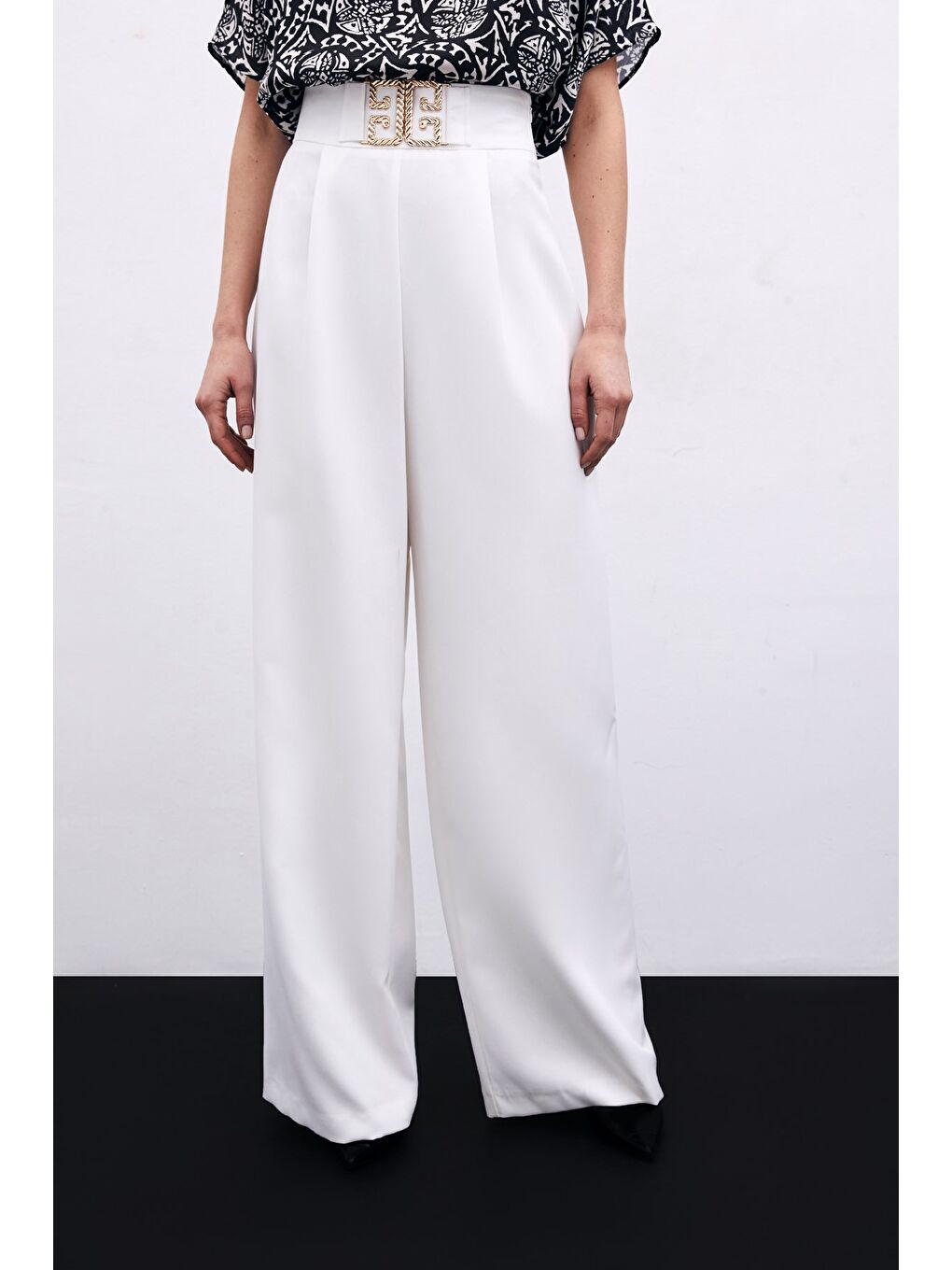 Bel Aksesuarlı Bol Paça Pantolon - Ekru-4