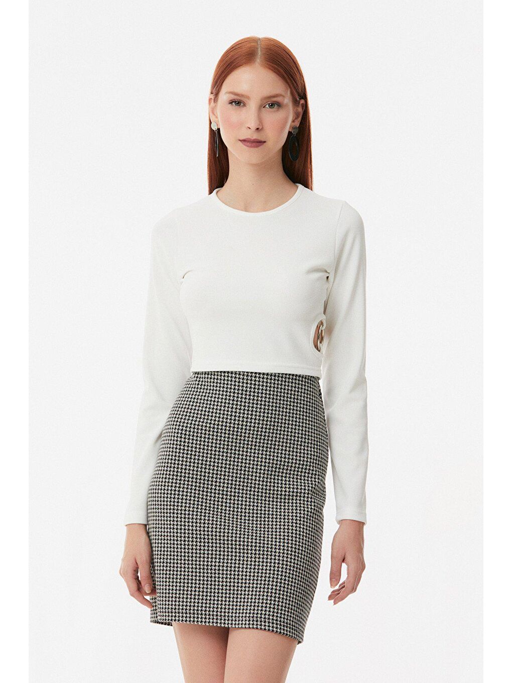 Ekru Fitilli Halka Detaylı Bluz