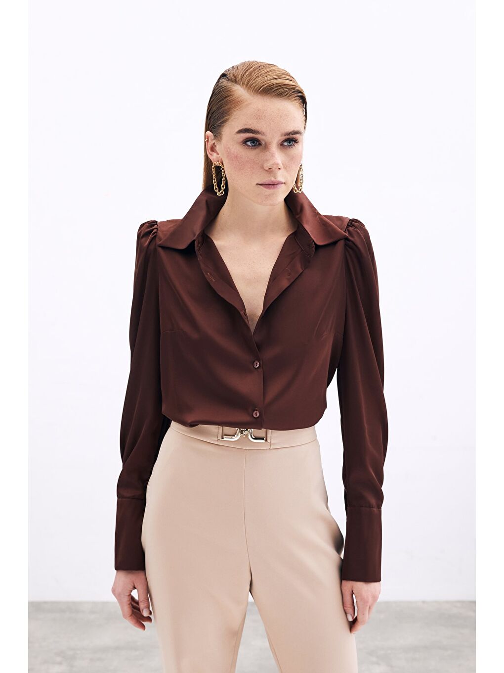 Kahverengi Vatkalı Saten Gömlek - Kahve-1