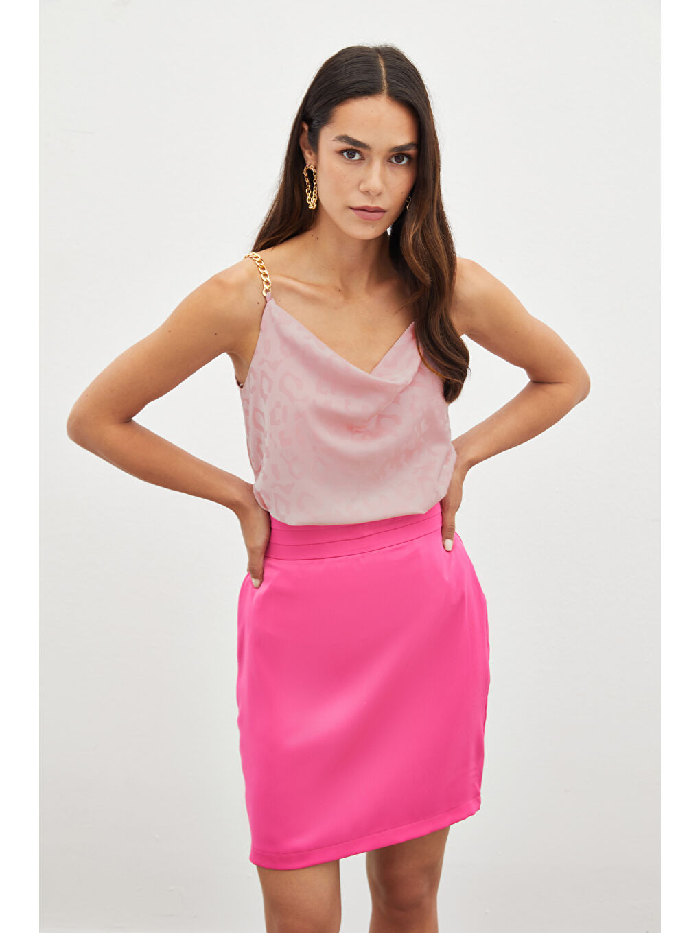 Zincir Askılı Saten Bluz - Pembe-2