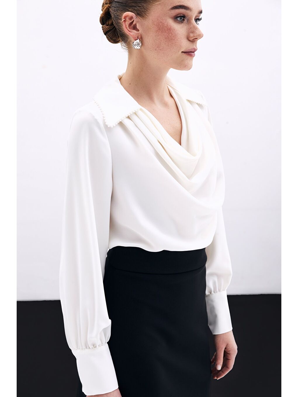 Degaje Yaka İncili Salaş Bluz - Ekru-2