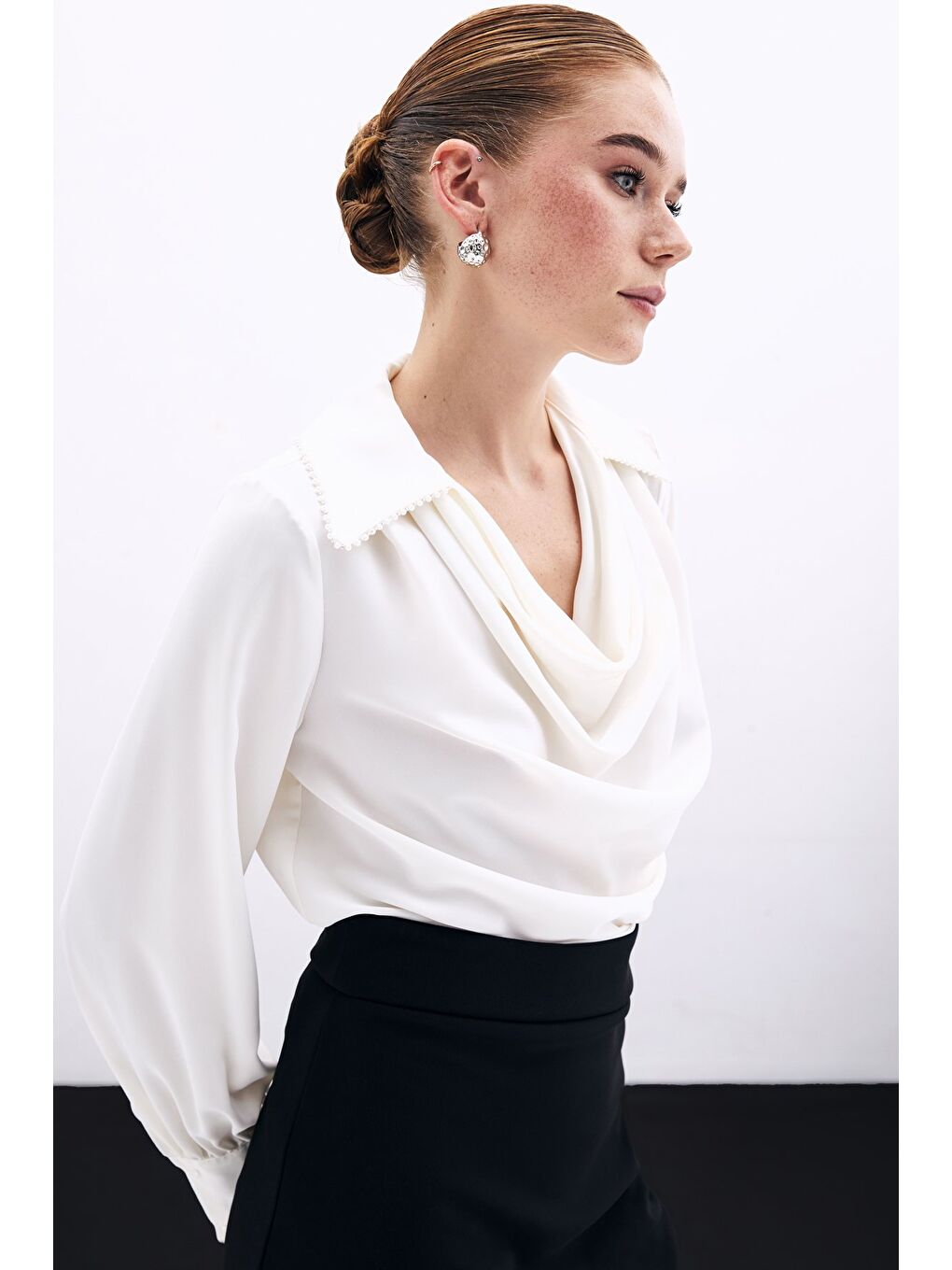 Degaje Yaka İncili Salaş Bluz - Ekru-3