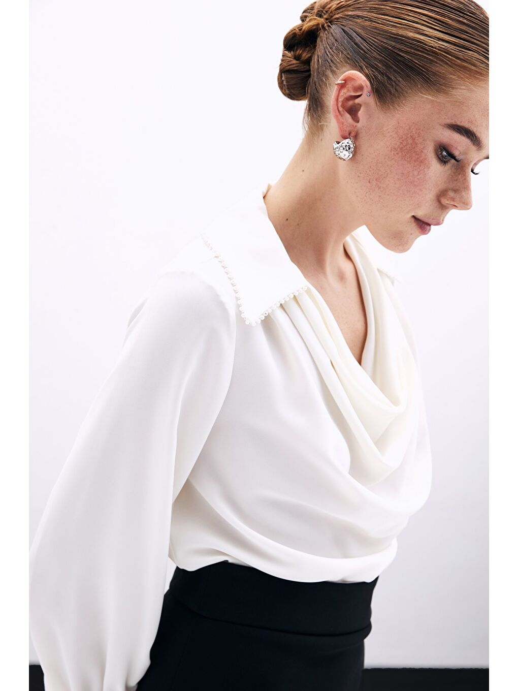 Degaje Yaka İncili Salaş Bluz - Ekru-4