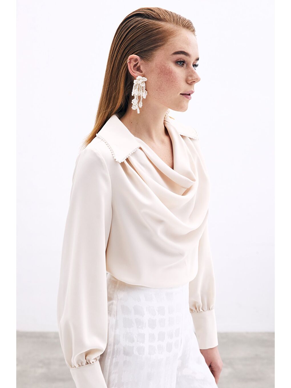 Degaje Yaka İncili Salaş Bluz - Bej