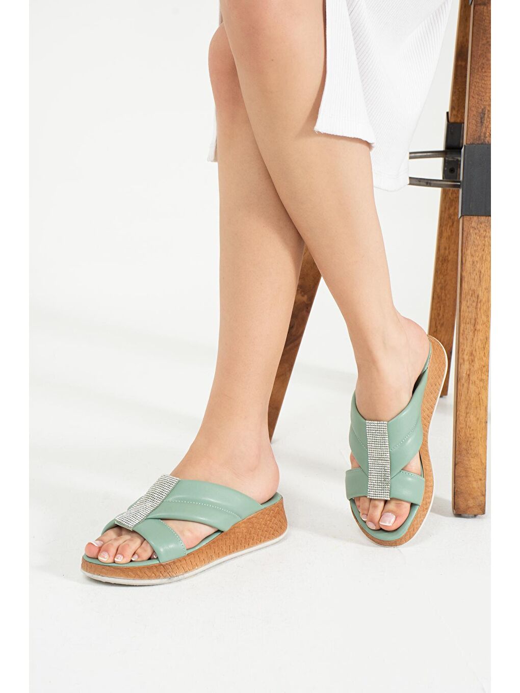 Yeşil Kadın Terlik