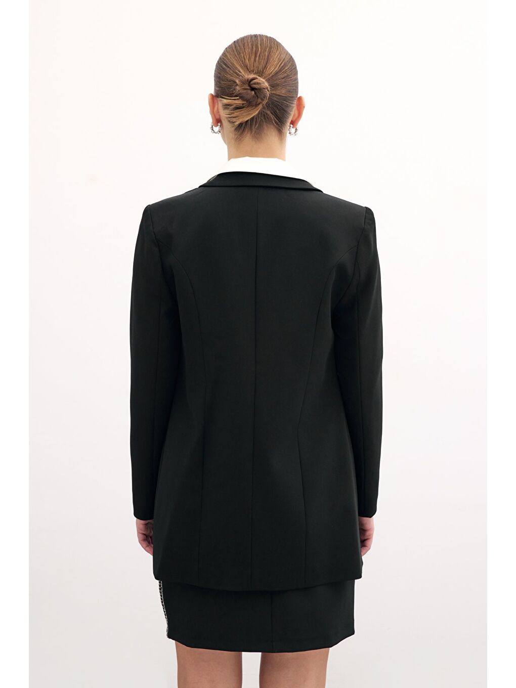 Yaka Parlak Aksesuarlı Uzun Ceket - Siyah-7