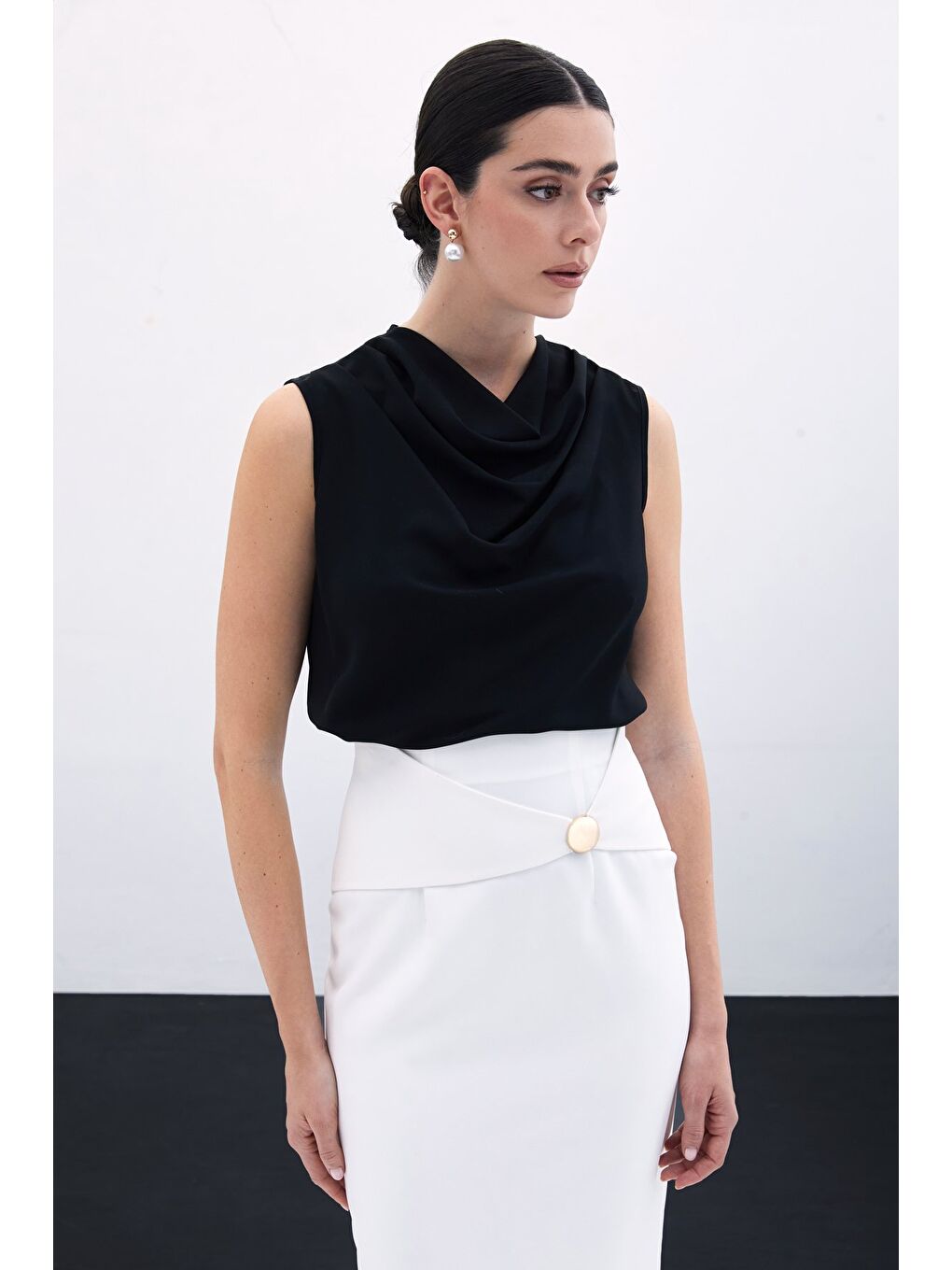 Degaje Yaka Kolsuz Bluz - Siyah-3