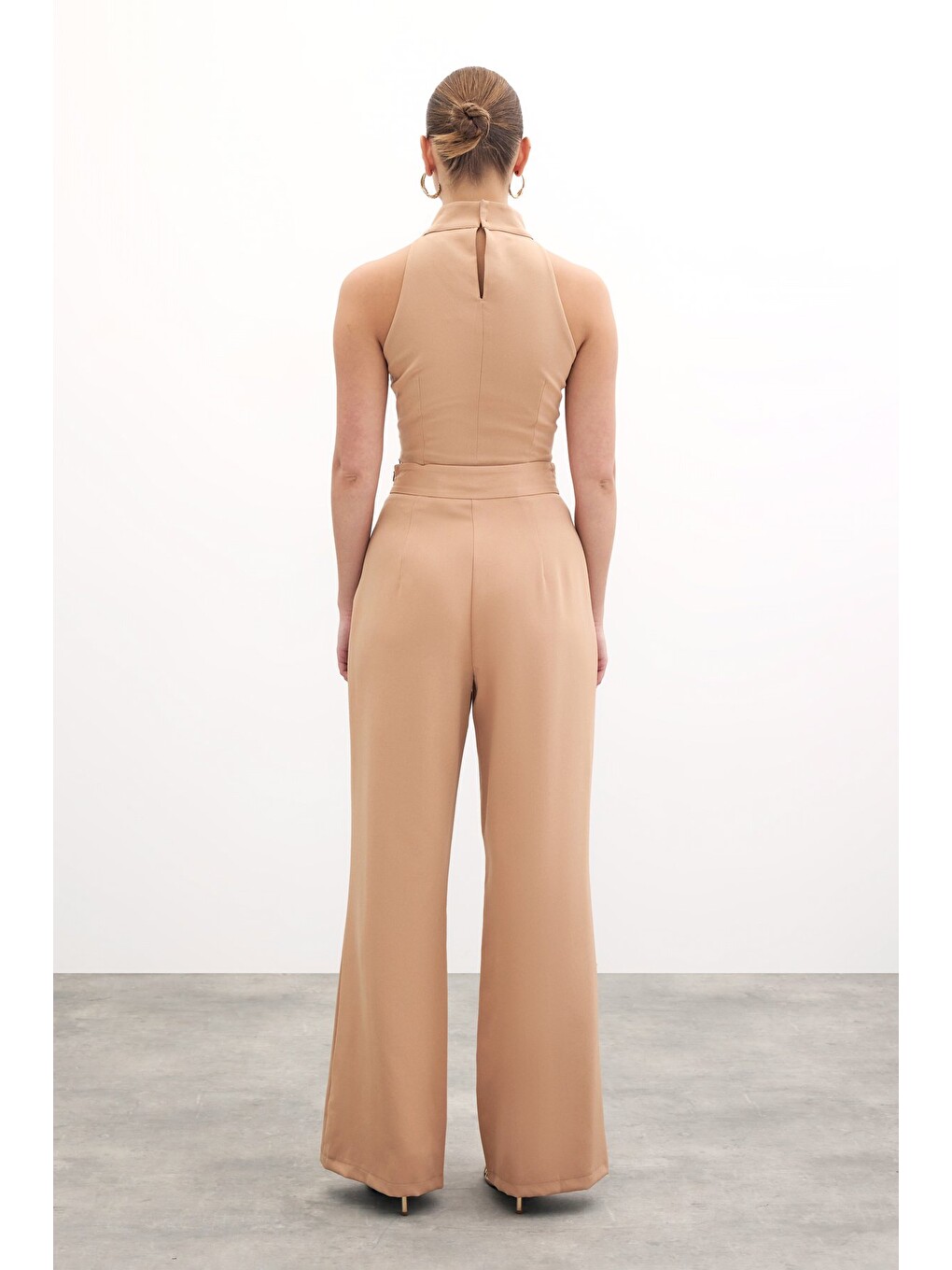 Kahverengi Zincir Aksesuarlı Crop Bluz - Camel-5