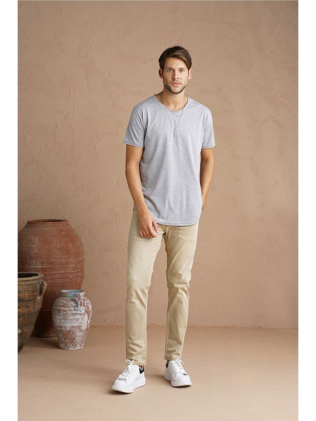 Erkek Açık Gri Oval Etek Bisiklet Yaka  100 Pamuk Kısa Kollu %100 Pamuk Tişört-1