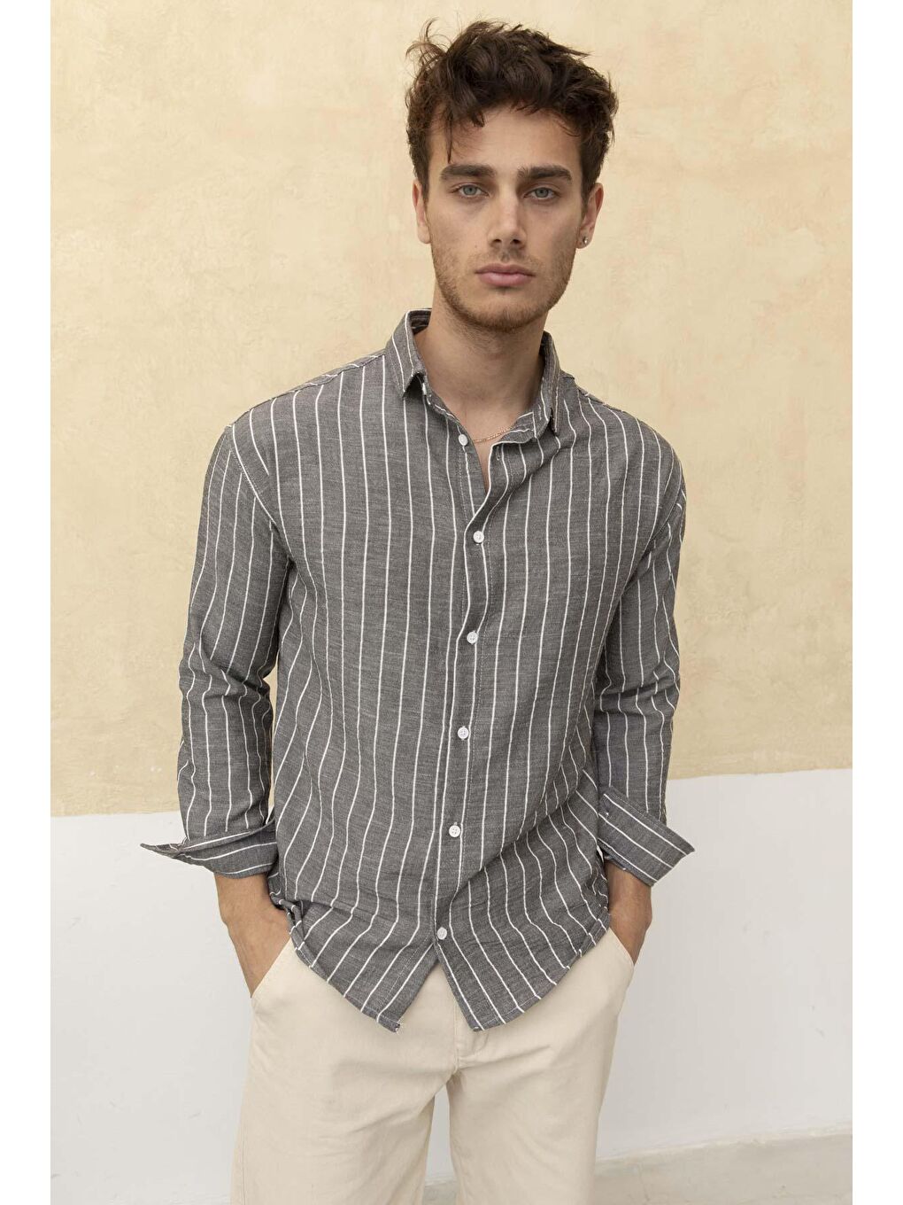 Gri Relax Fit Çizgi Detay Gömlek-1