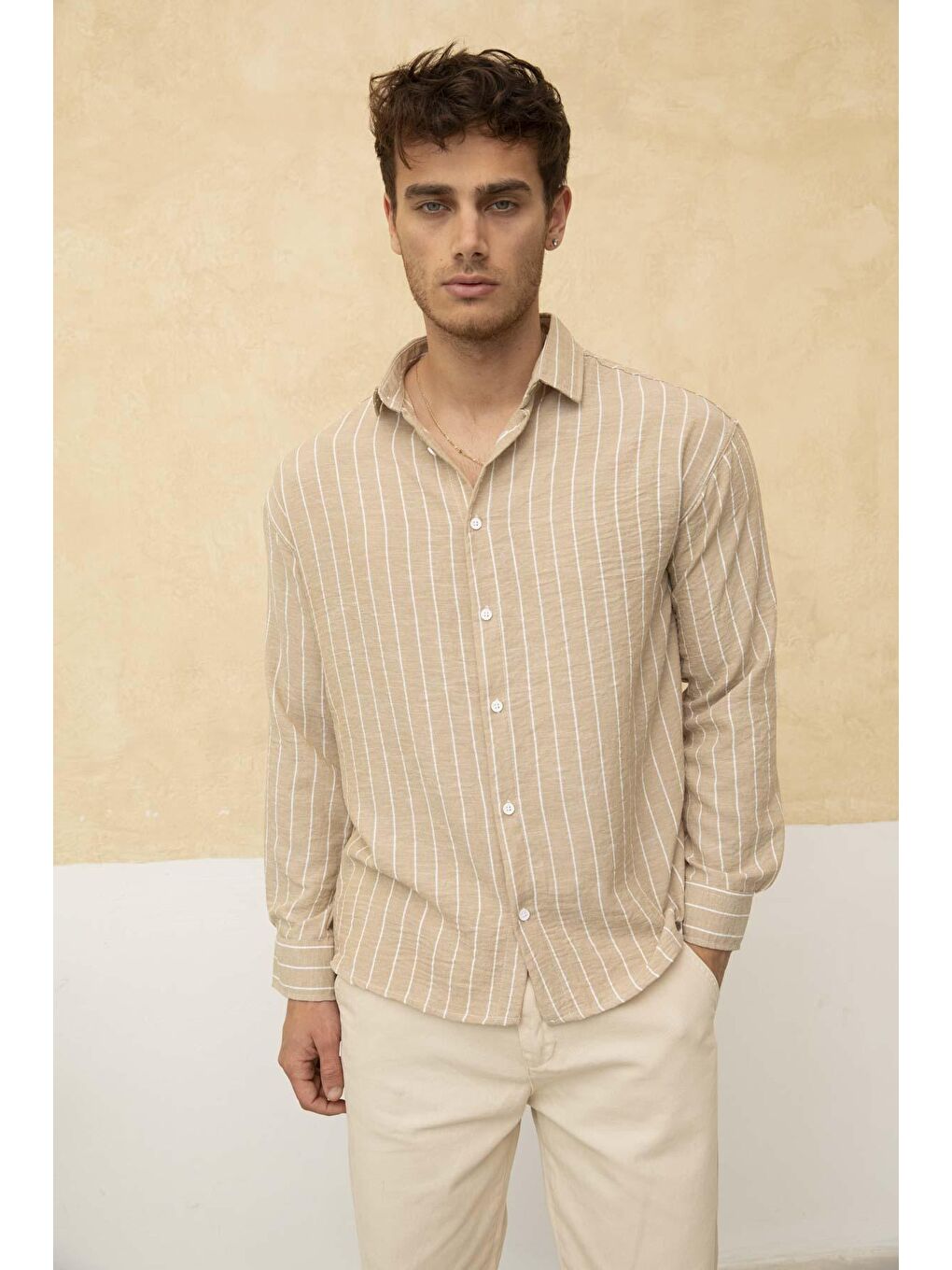 Ekru Relax Fit Çizgi Detay Gömlek-3
