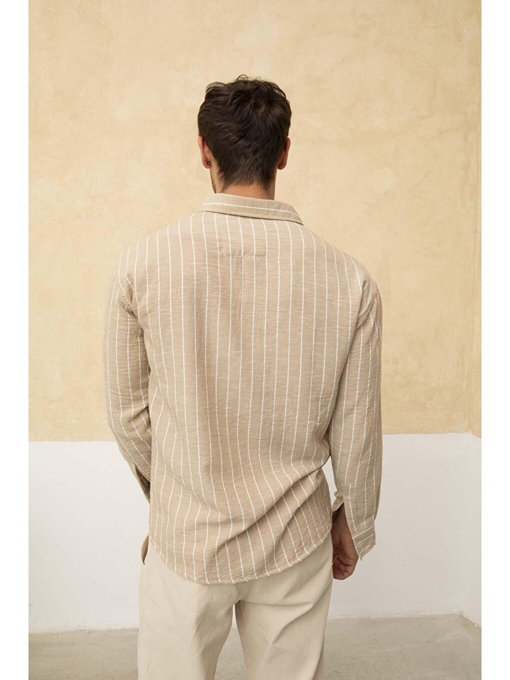 Ekru Relax Fit Çizgi Detay Gömlek-4