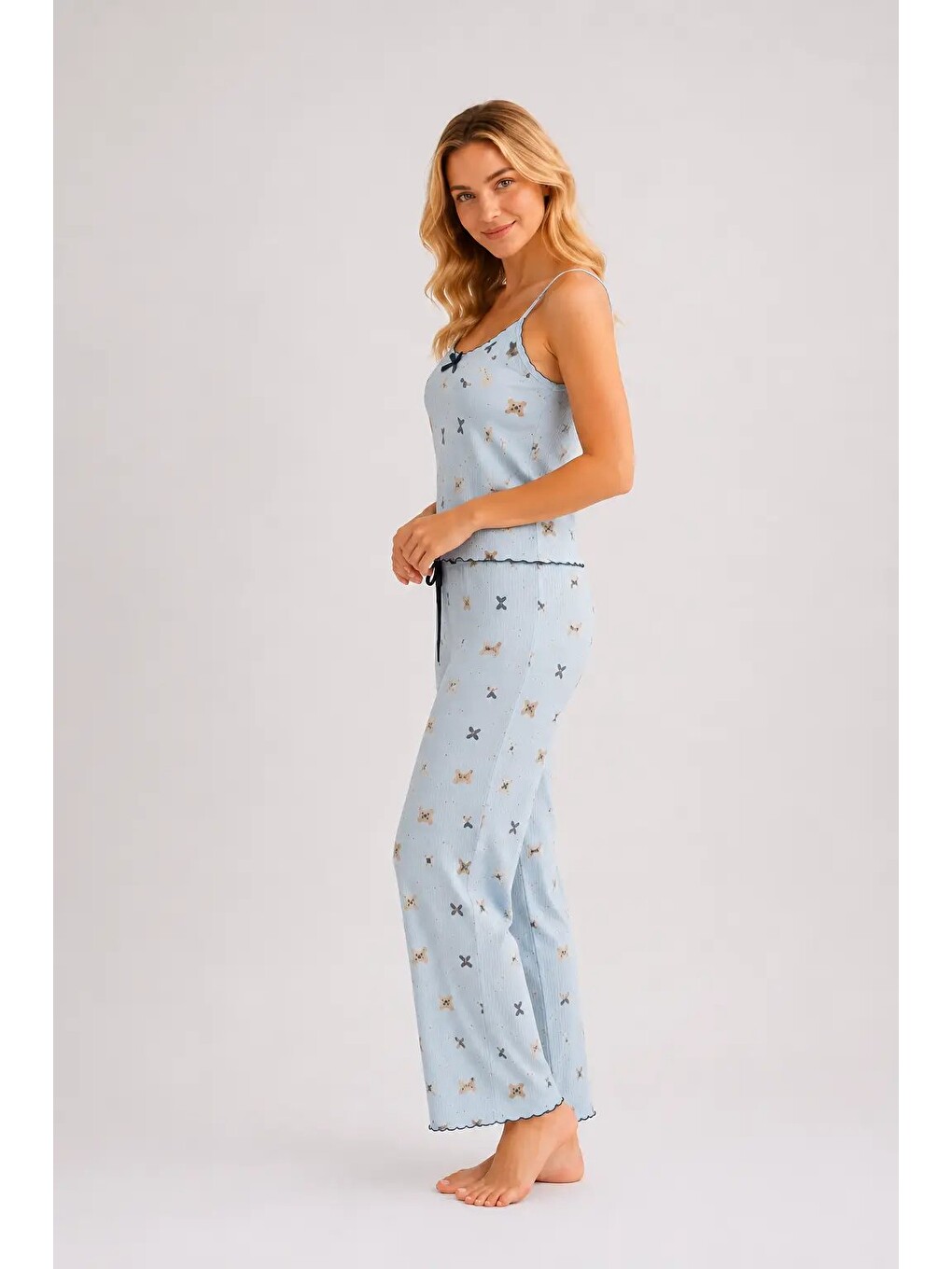 Yeşil Desenli Askılı Kadın Pijama Takımı 2160-2
