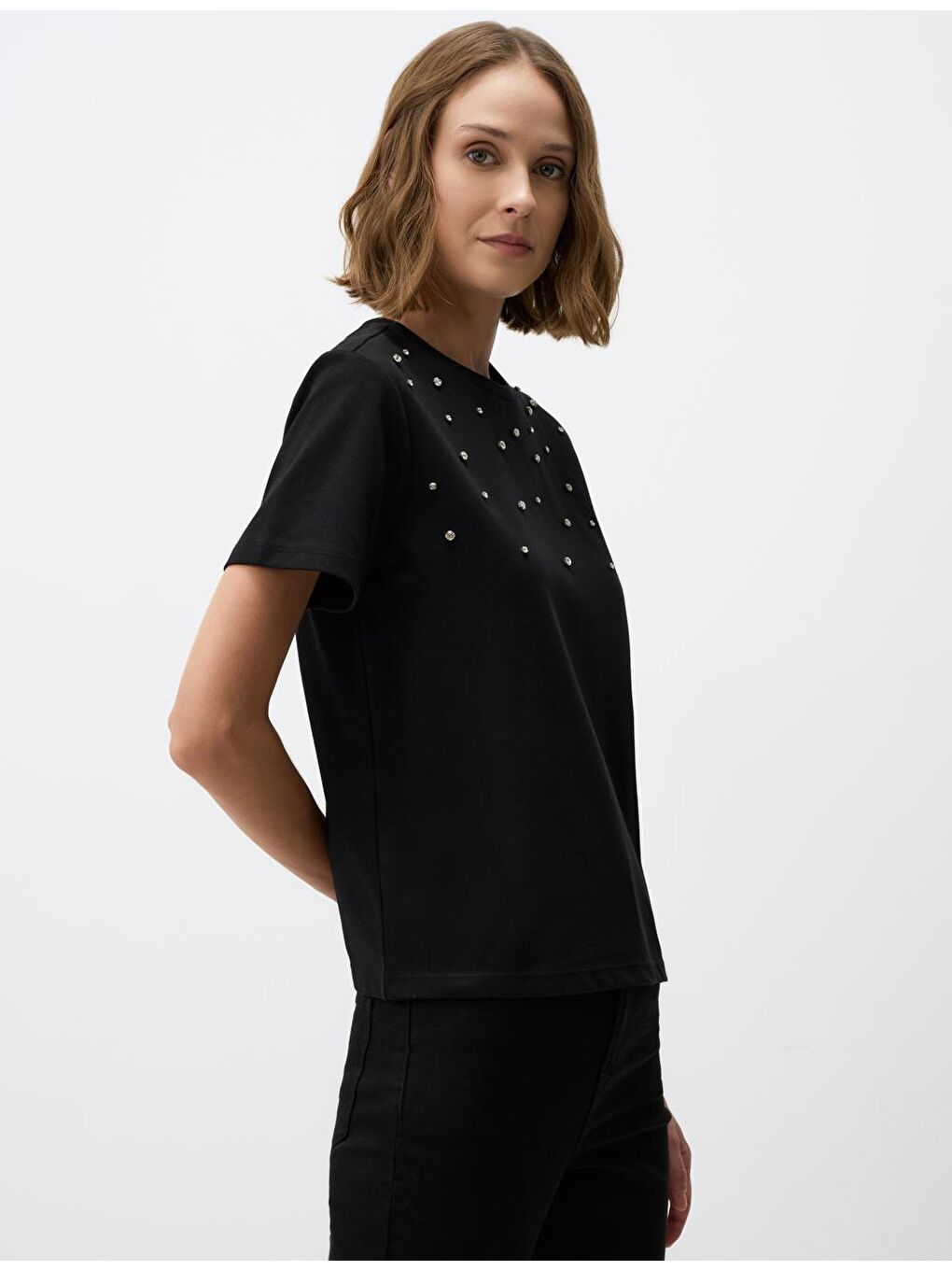 Siyah Bisiklet Yaka Rahat Kesim Taş İşlemeli Bluz-3