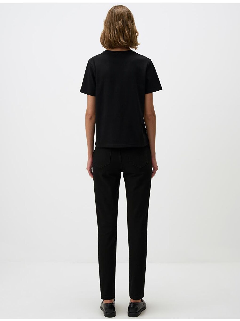 Siyah Bisiklet Yaka Rahat Kesim Taş İşlemeli Bluz-5