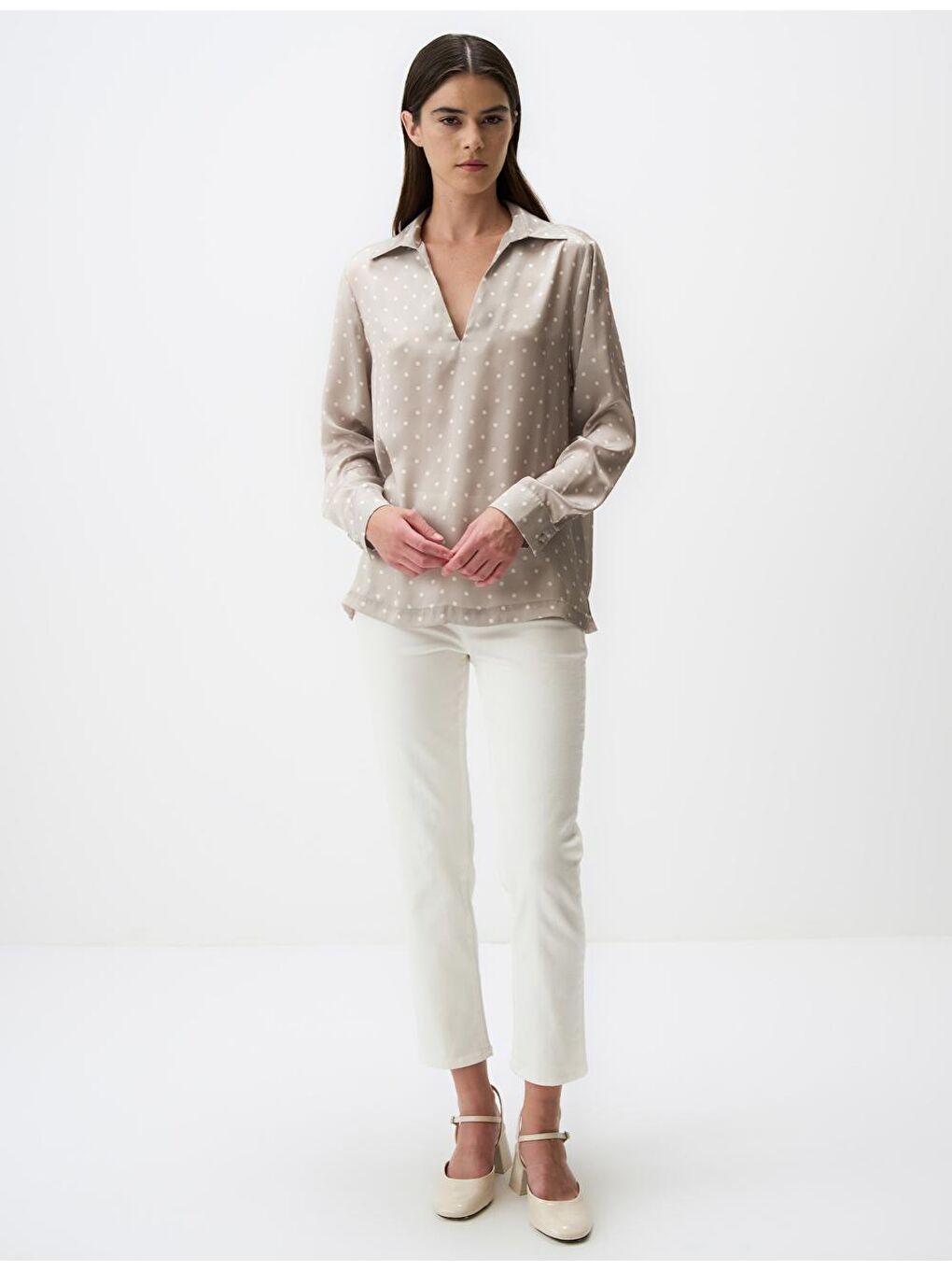 Bej Vizon Polo Yaka Uzun Kollu Saten Bluz-1