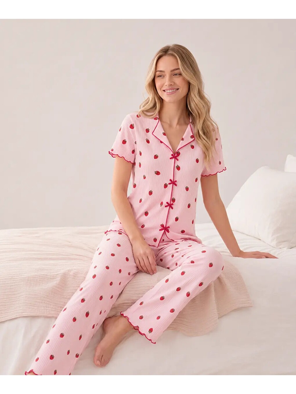 Pembe Desenli Kısa Kol Kadın Pijama Takımı 2200-2