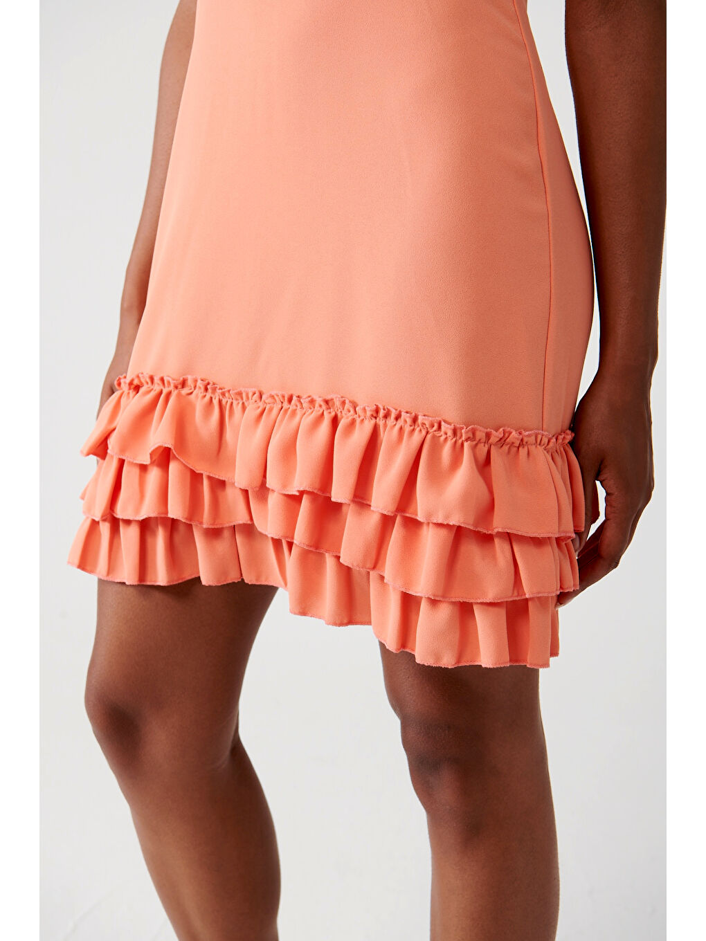 Turuncu Eteği Fırfırlı Düz Renk Mini Elbise-2