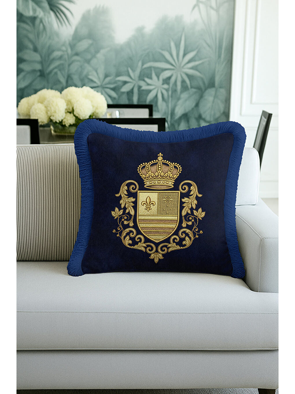Karışık Kraliyet Arma Saçaklı Yastık Kılıfı - Lüks Klasik Salon Lacivert Altın Renk Püsküllü Kırlent Kılıfı-4