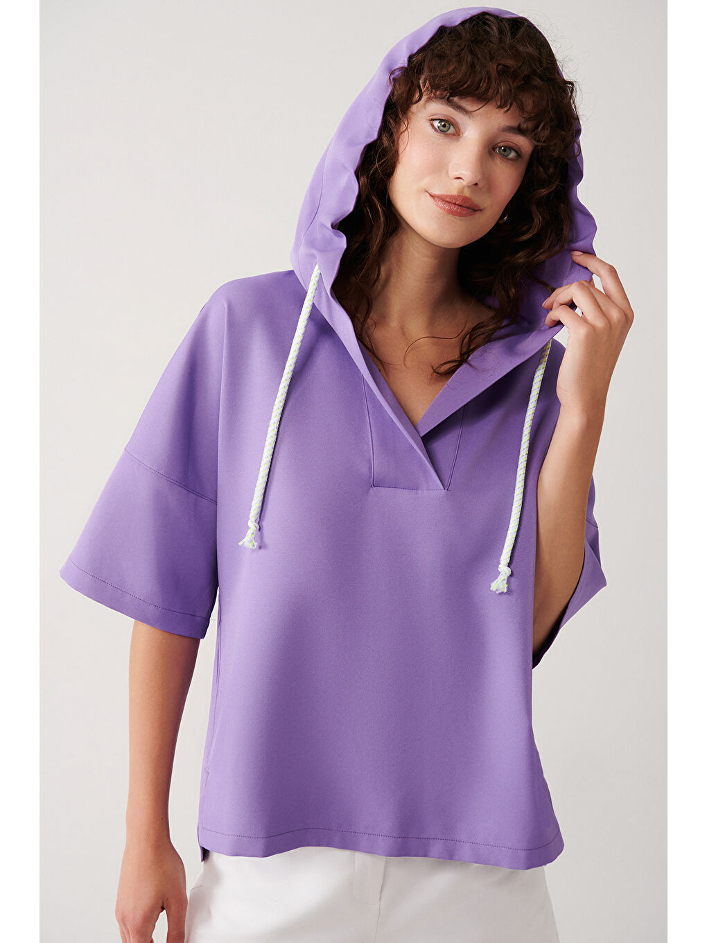 Lila Kapüşonlu Oversize V Yaka Hoodie