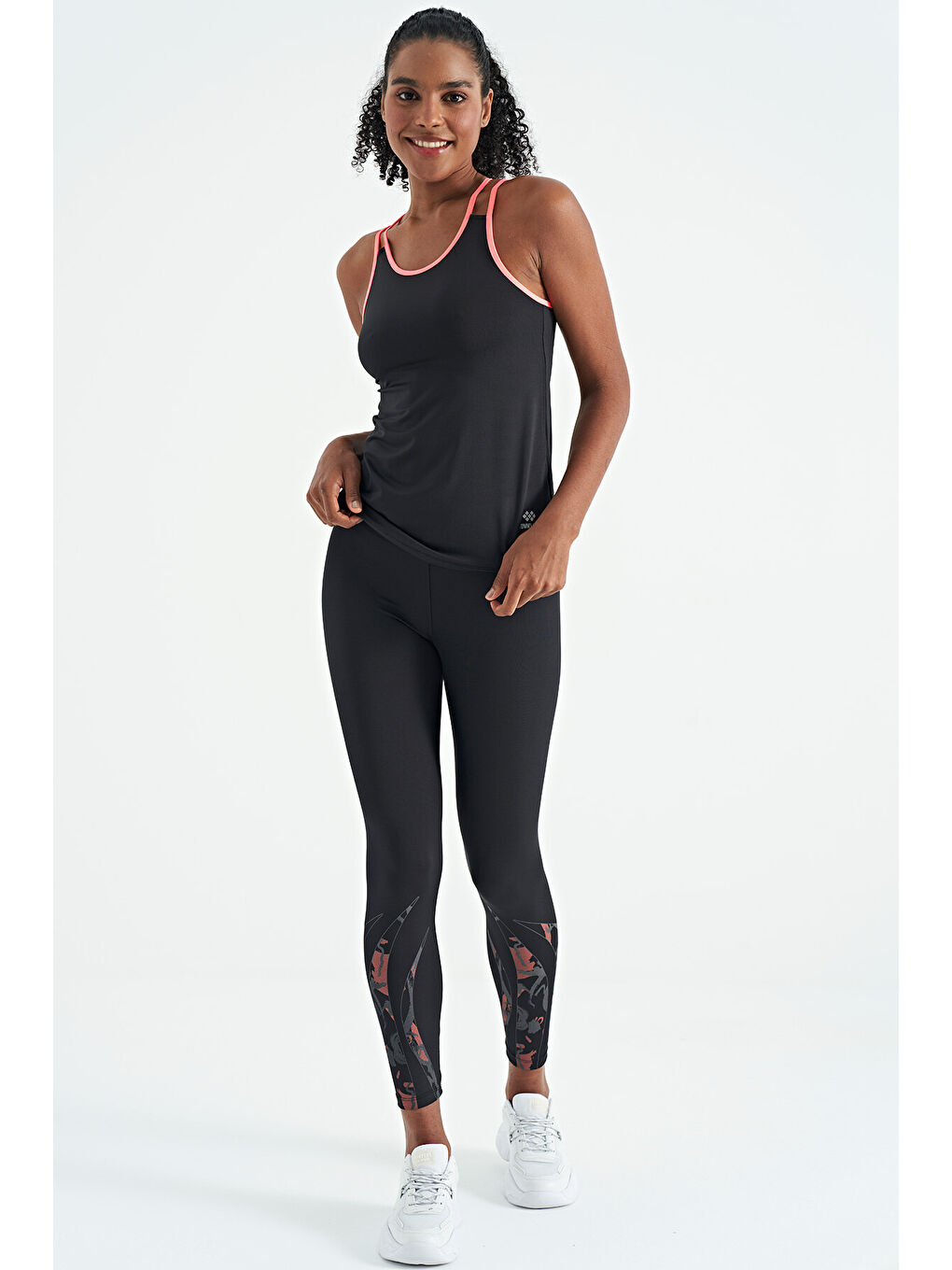 Siyah Çift Askılı Sırt Detaylı Standart Kalıp Kadın Spor Atlet - 97258