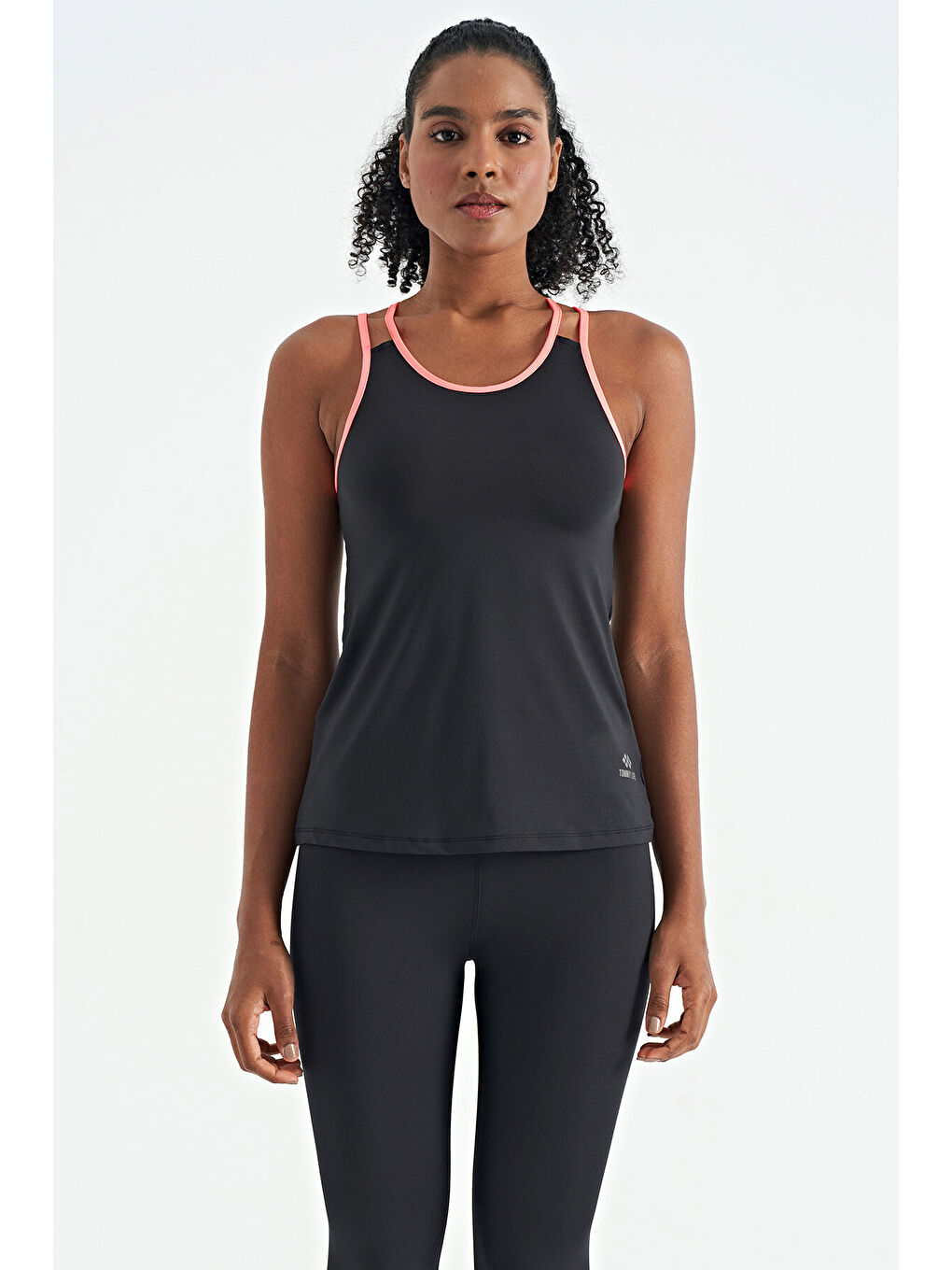 Siyah Çift Askılı Sırt Detaylı Standart Kalıp Kadın Spor Atlet - 97258-1