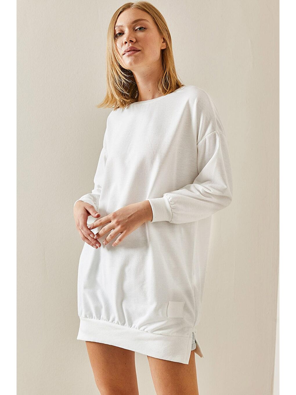 Beyaz Bisiklet Yaka Sweatshirt 3YXK8-47463-01