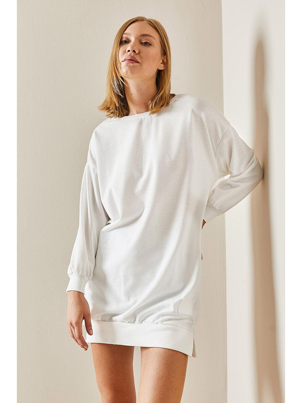 Beyaz Bisiklet Yaka Sweatshirt 3YXK8-47463-01-2