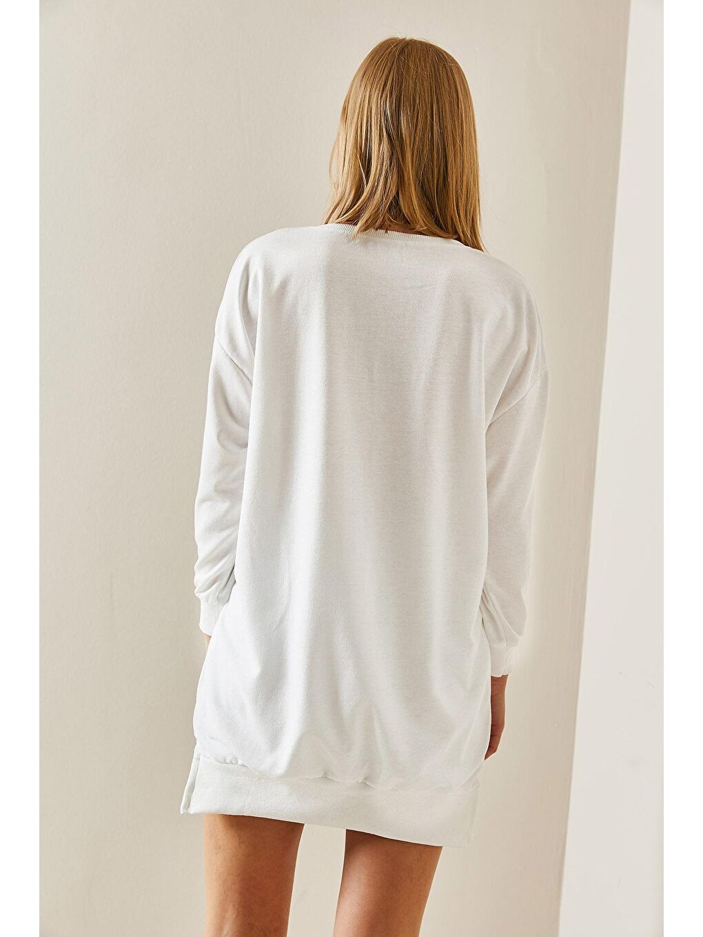 Beyaz Bisiklet Yaka Sweatshirt 3YXK8-47463-01-3