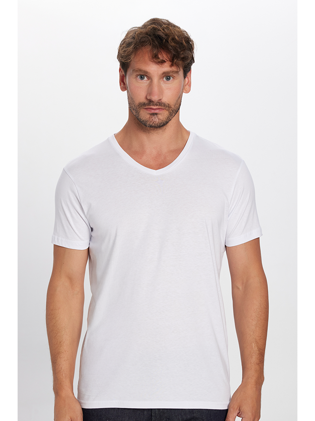 Erkek Slim Fit Dar Kesim %100 Pamuk Yumuşak Dokulu Beyaz V Yaka Tişört-2