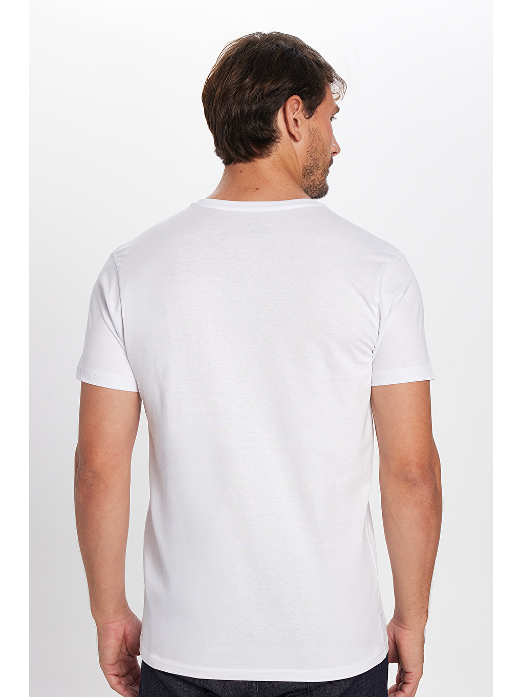 Erkek Slim Fit Dar Kesim %100 Pamuk Yumuşak Dokulu Beyaz V Yaka Tişört-4