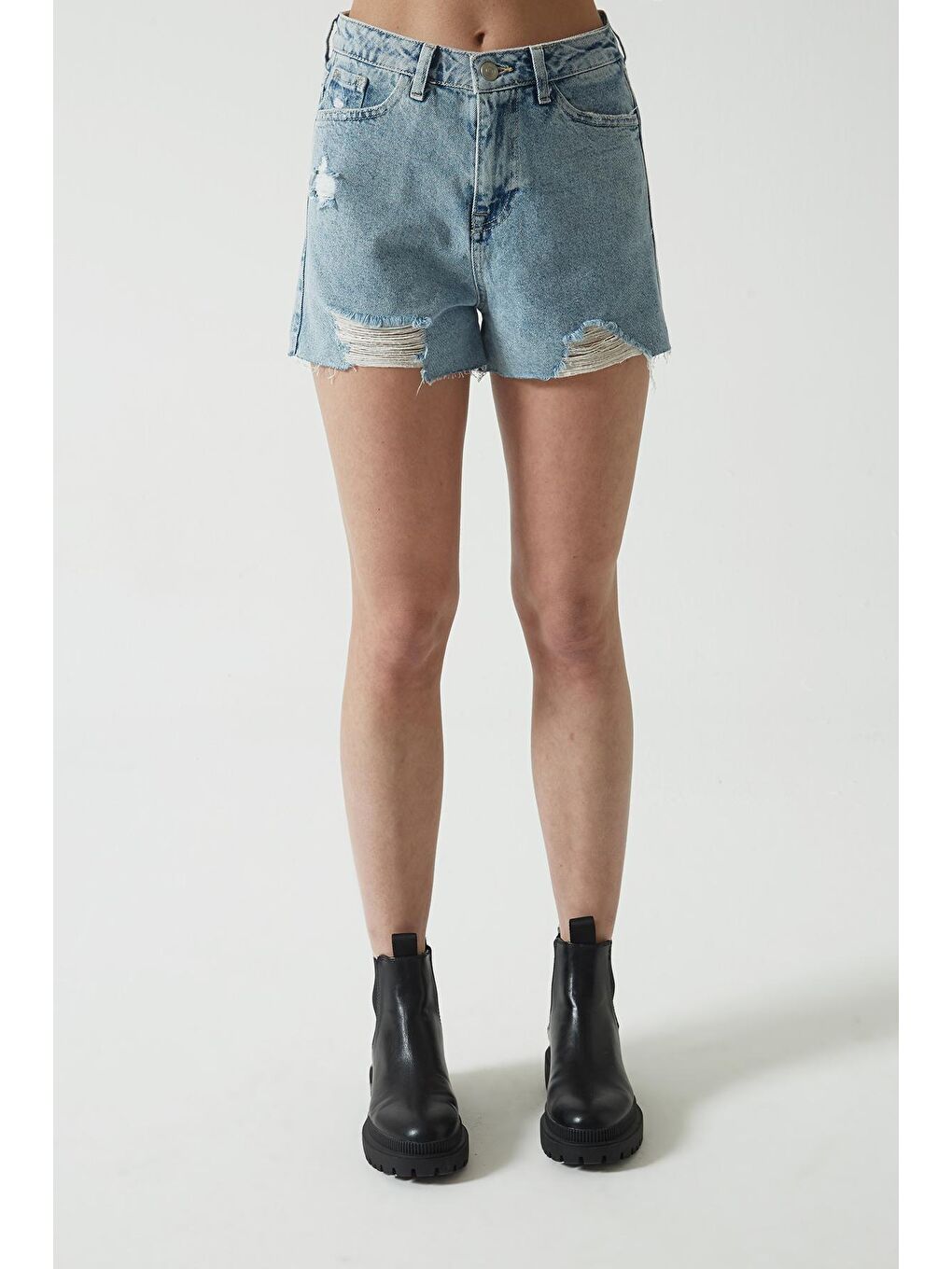 Mavi Yüksek Bel Paçası Kesikli Yıprtamalı Jean Şort C 4534-009-1