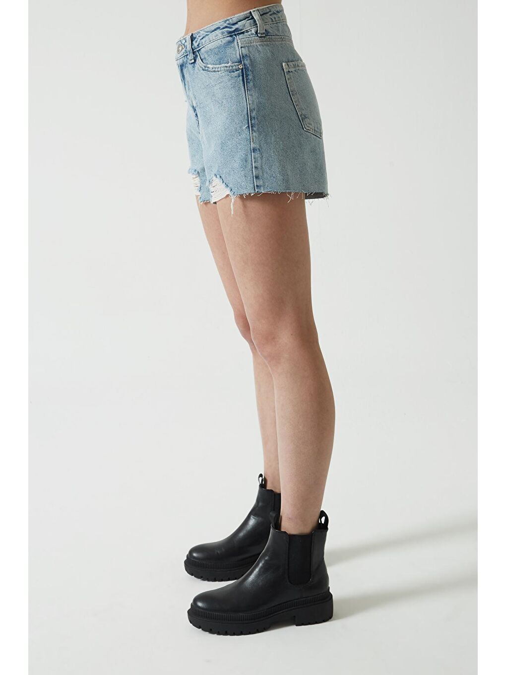 Mavi Yüksek Bel Paçası Kesikli Yıprtamalı Jean Şort C 4534-009-2