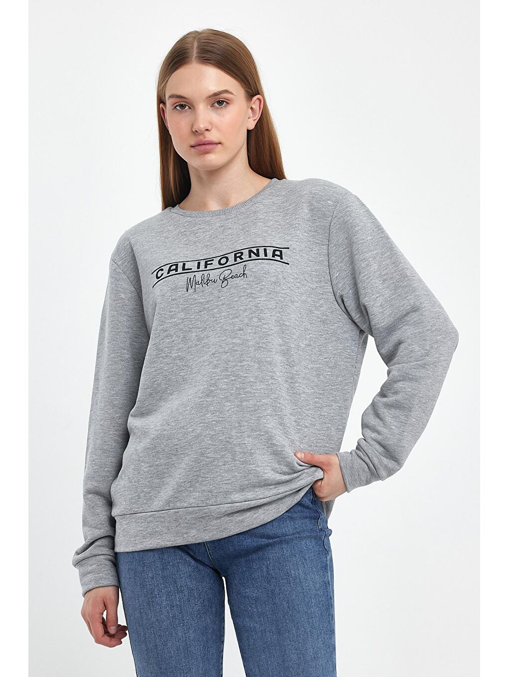 Gri Kadın Bisiklet Yaka Rahat Kalıp 3 iplik Kalın Californıa Baskılı Sweatshirt SPR24SWK32-1